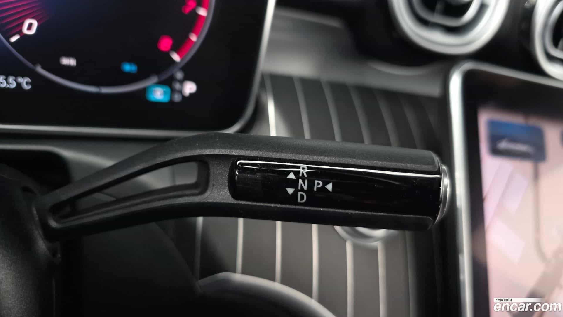 C-Class Mercedes-Benz 2022.3-INNER-009