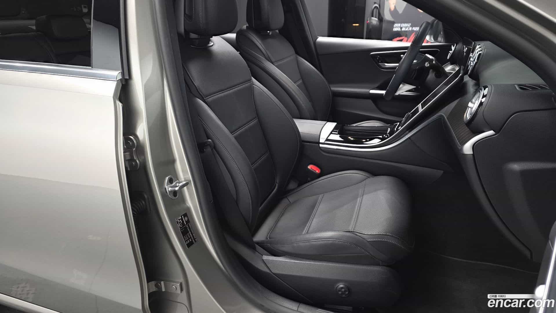 C-Class Mercedes-Benz 2022.3-INNER-010