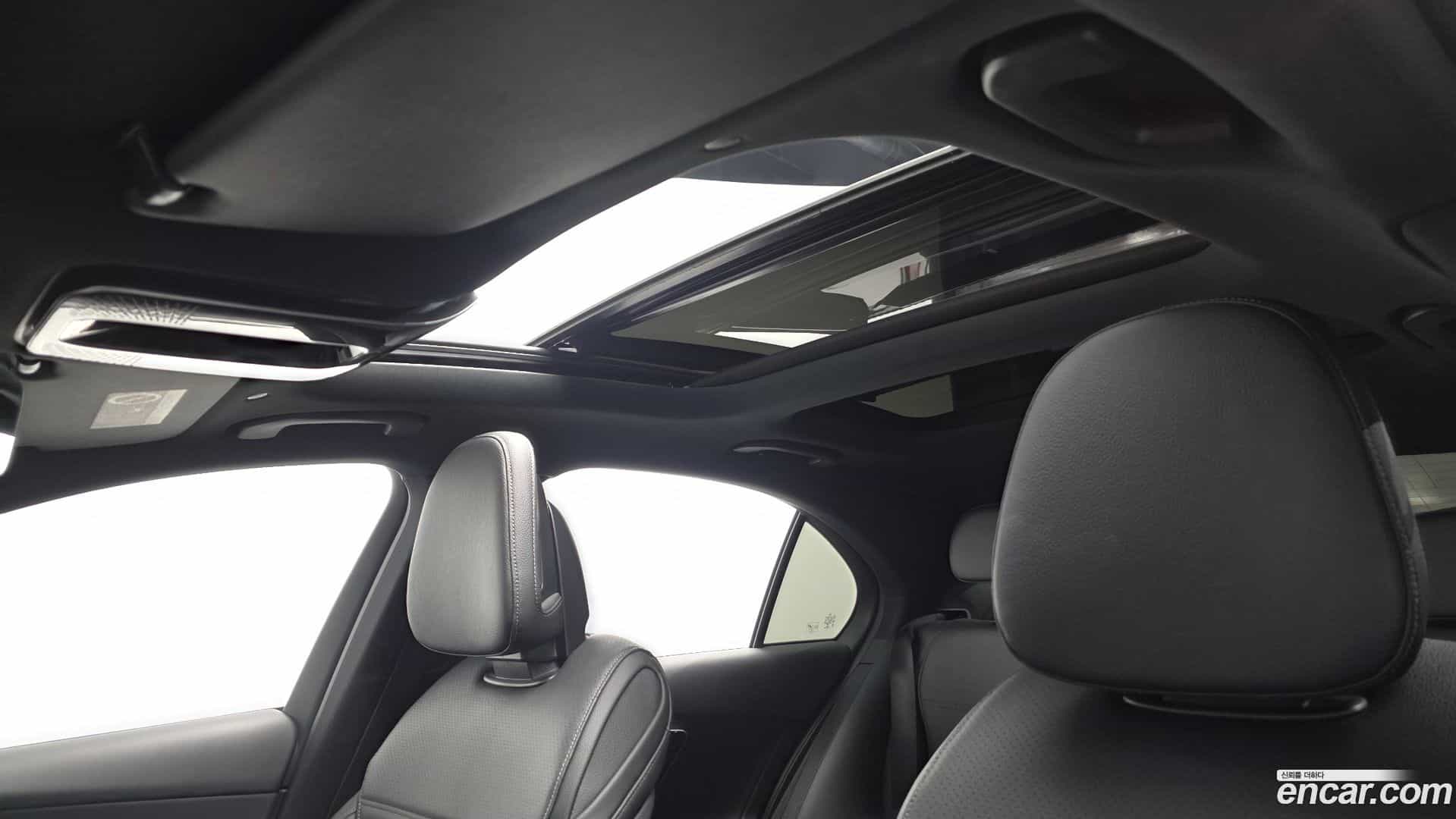 C-Class Mercedes-Benz 2022.3-OPTION-023