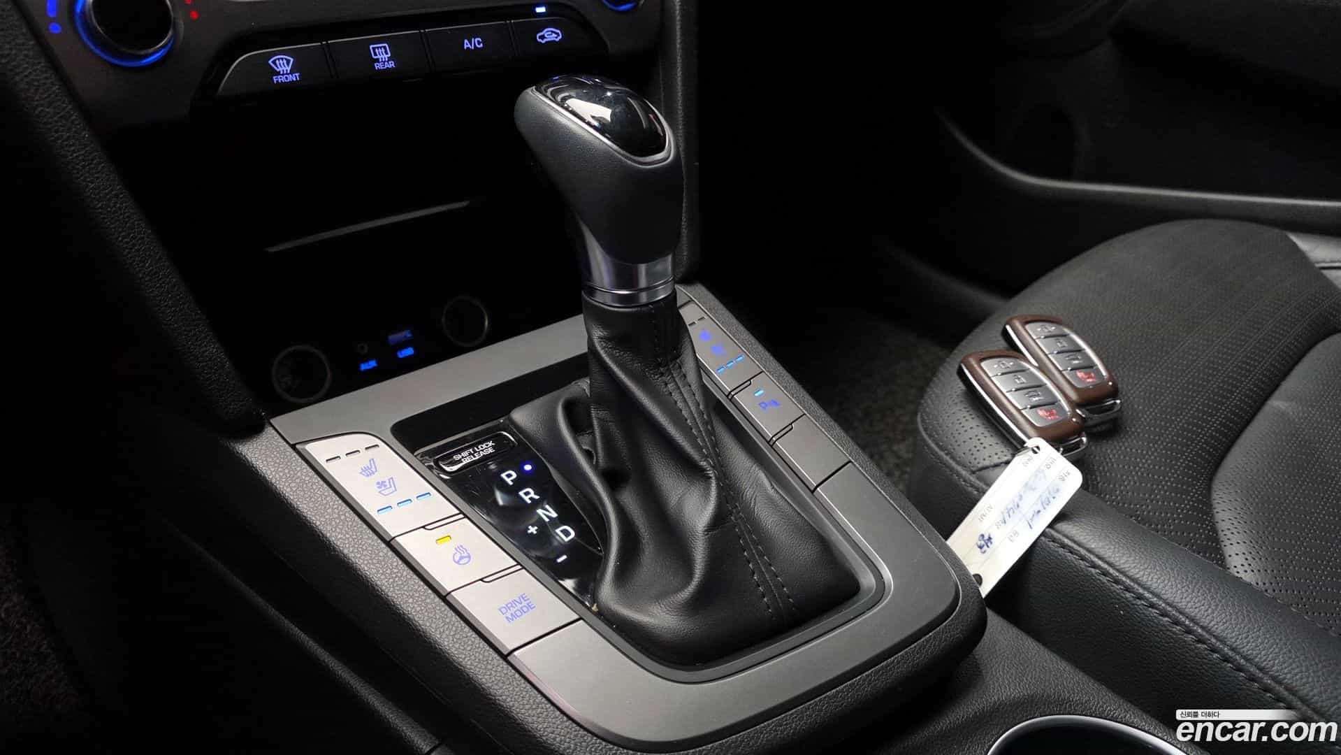 AVANTE Hyundai 2016.1-INNER-009