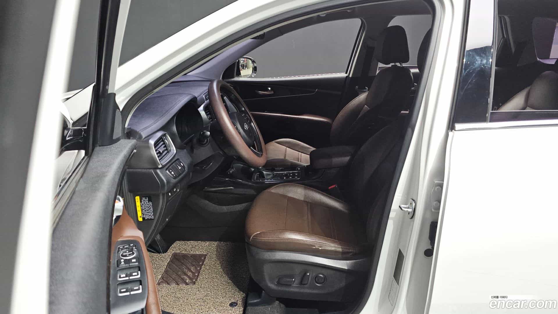 Sorento Kia 2016.5-INNER-010