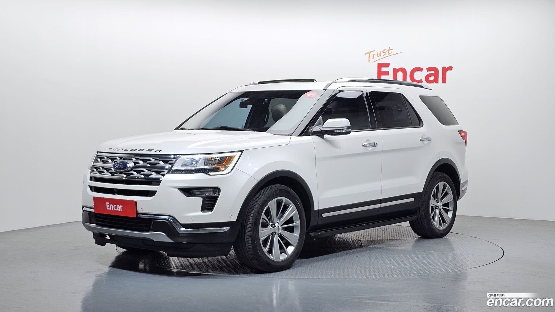 Main__Slider__Photo:Explorer Ford 2018.4-0