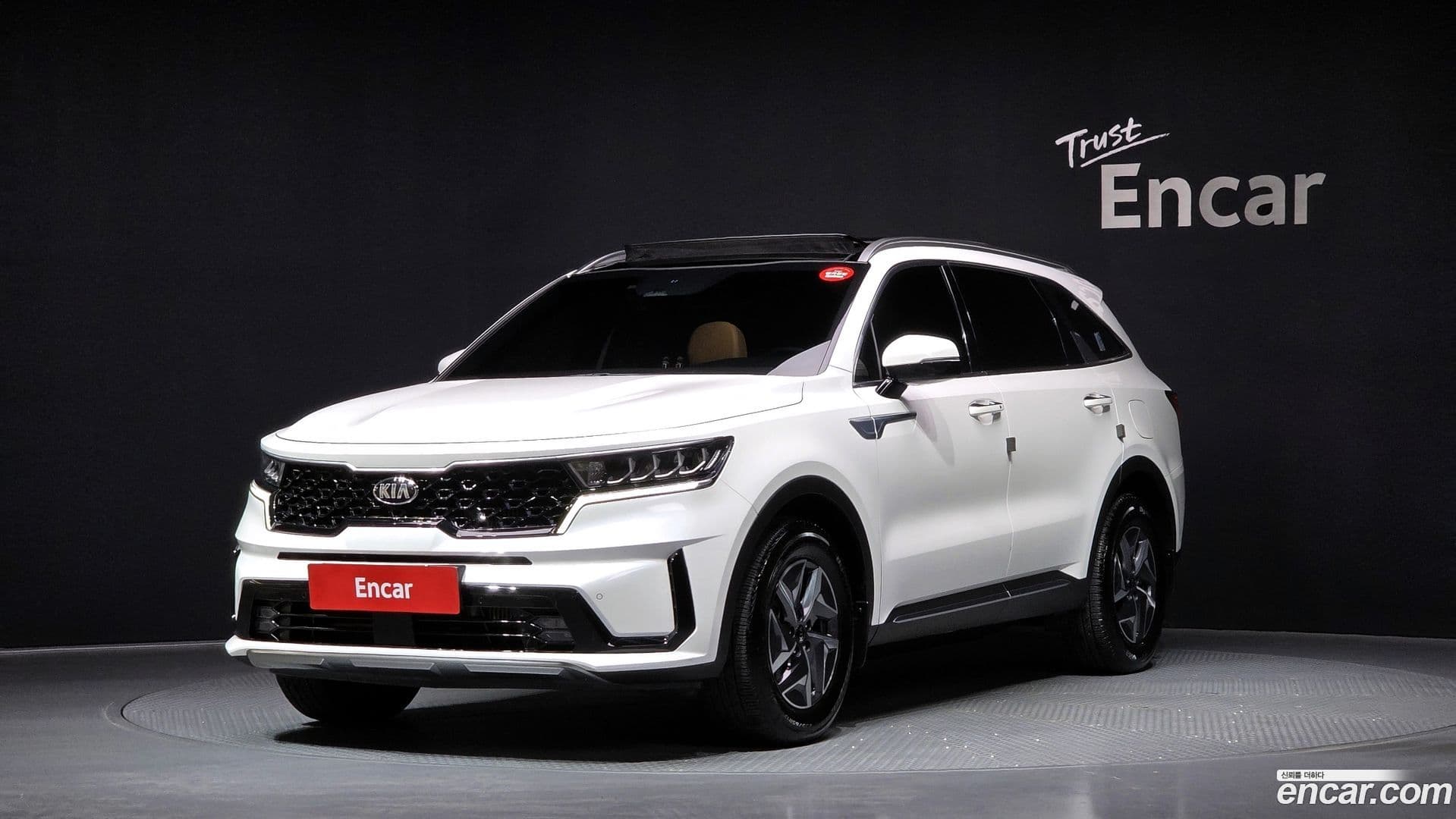 Main__Slider__Photo:Sorento Kia 2020.3-0