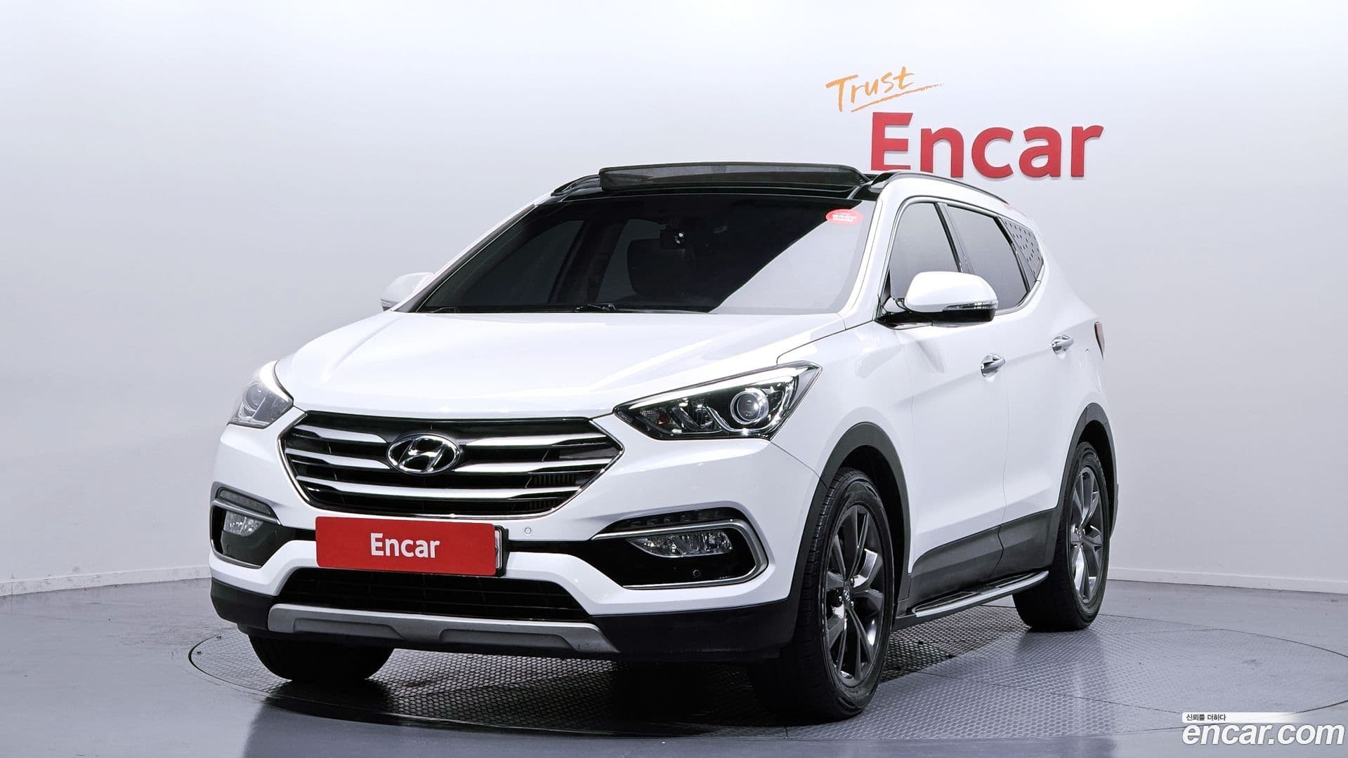 Main__Slider__Photo:Santafe Hyundai 2016.10-0