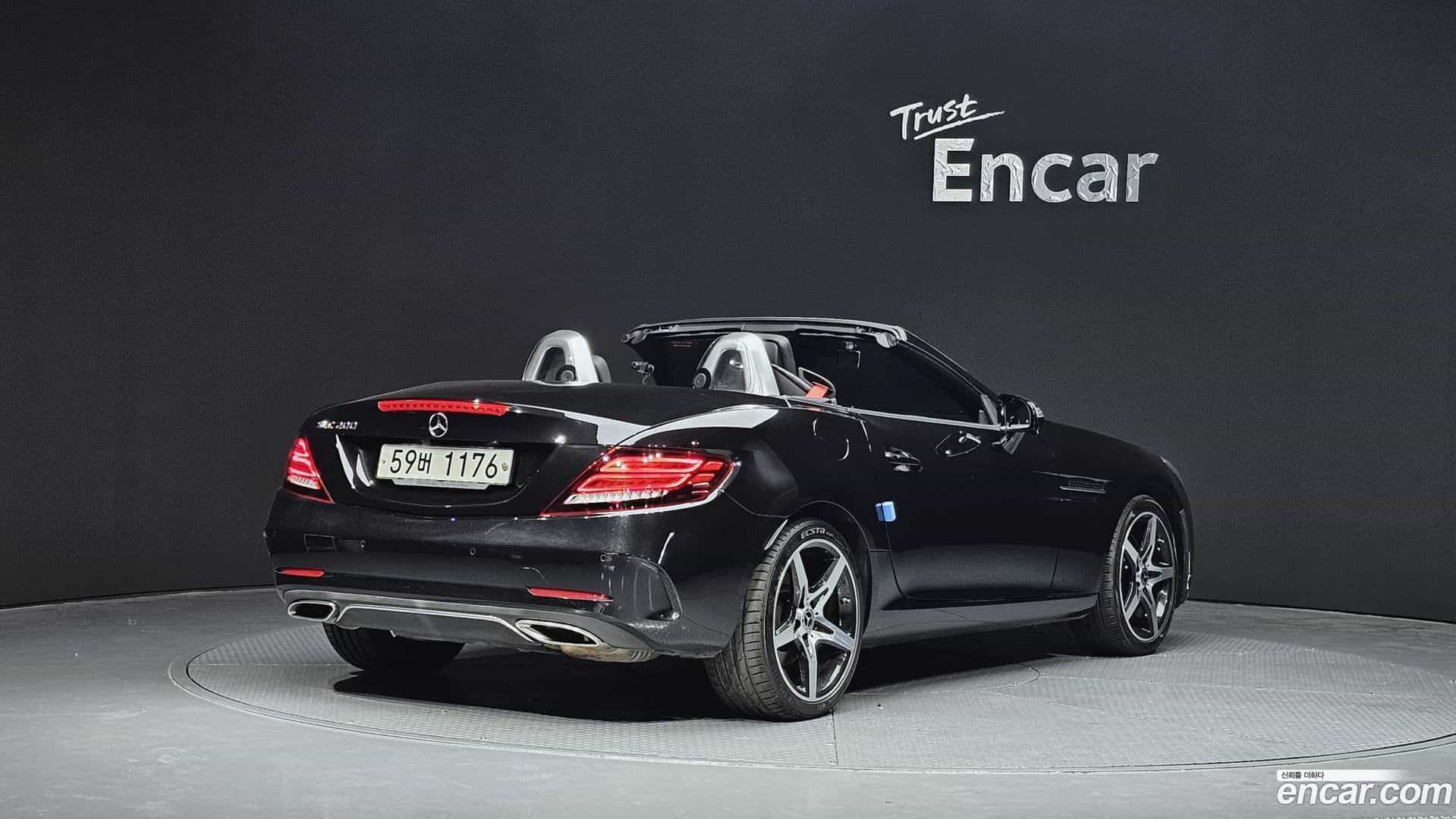 SLC-Class Mercedes-Benz 2018.1-OUTER-002