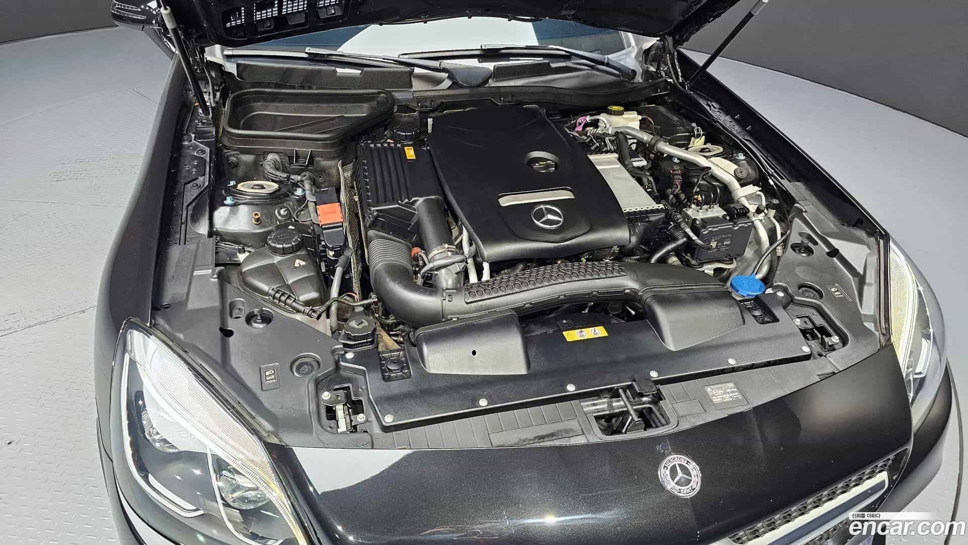 SLC-Class Mercedes-Benz 2018.1-INNER-006