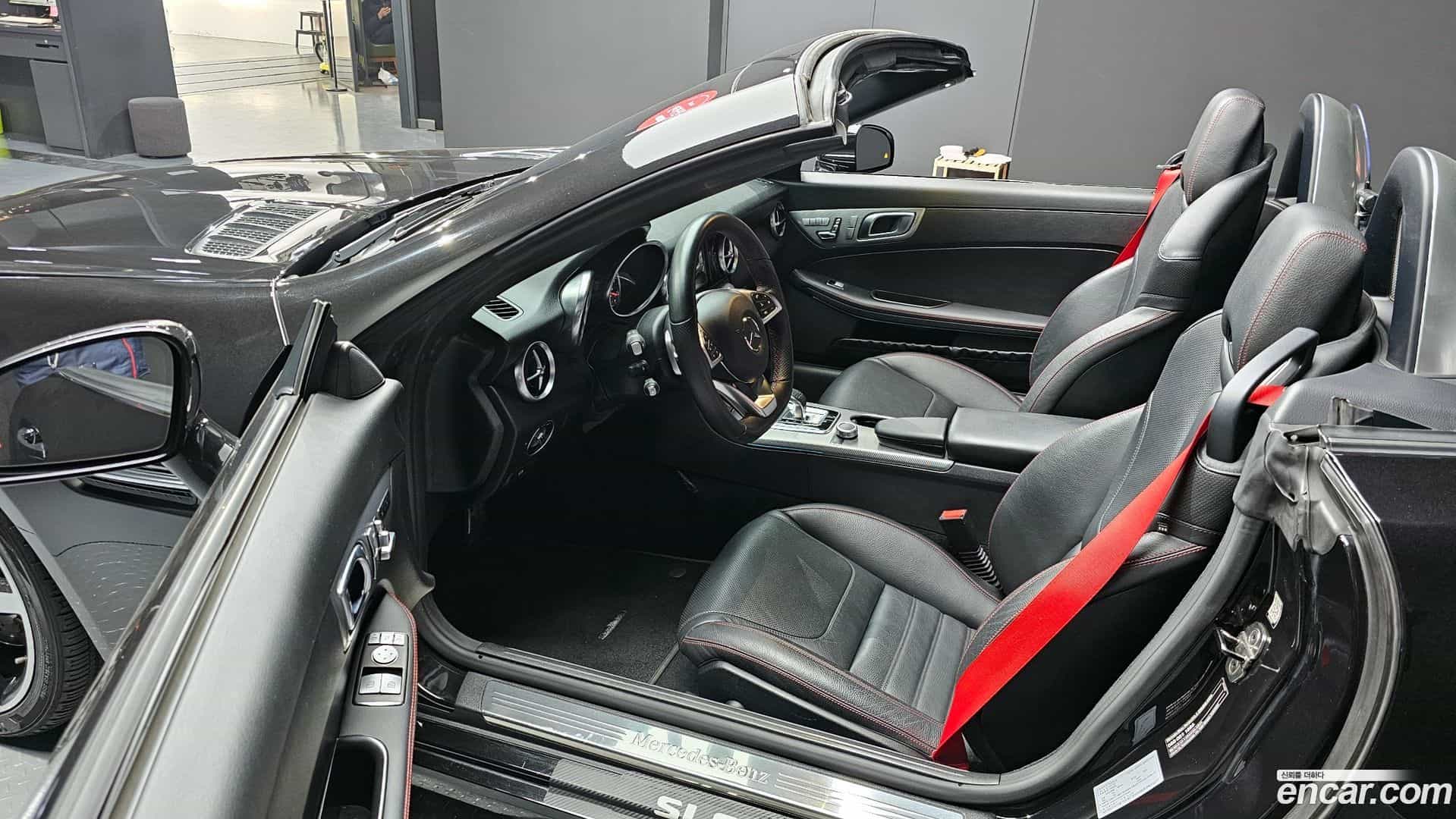 SLC-Class Mercedes-Benz 2018.1-INNER-010