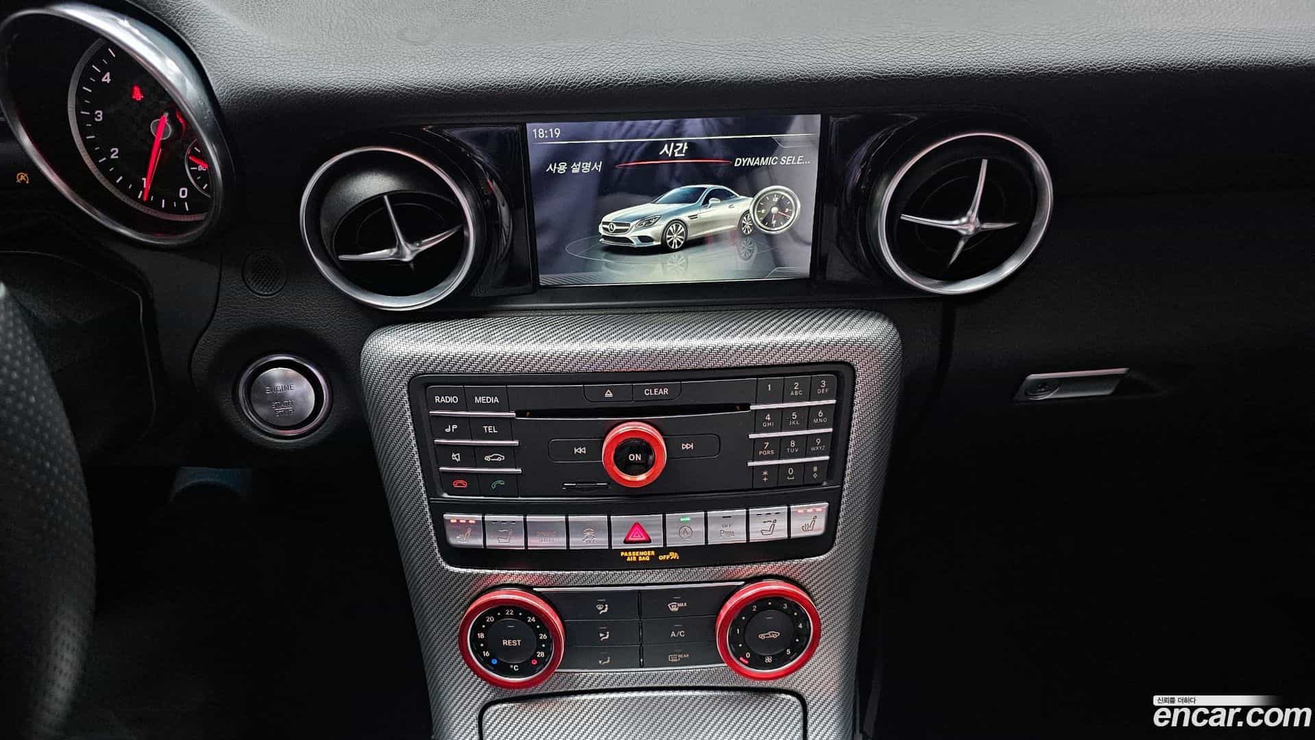 SLC-Class Mercedes-Benz 2018.1-OPTION-017