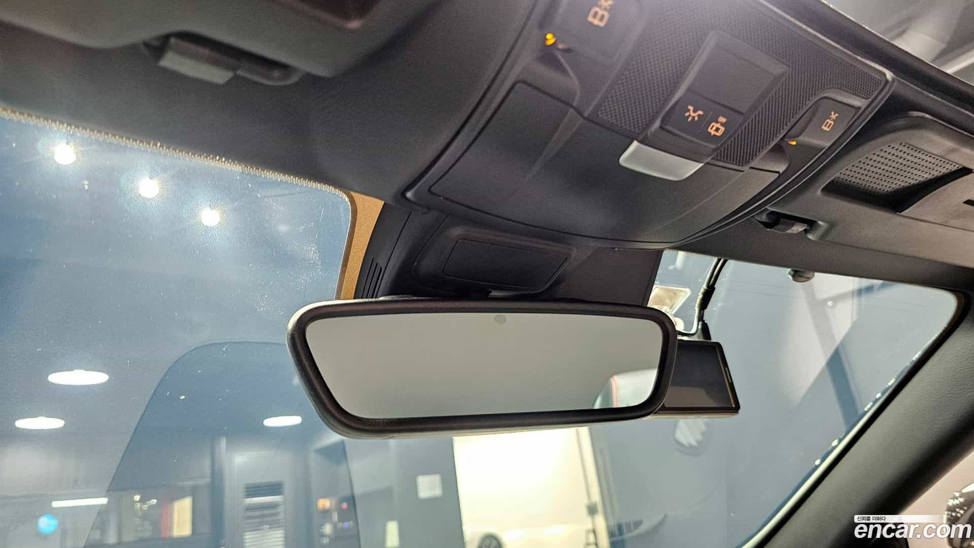 SLC-Class Mercedes-Benz 2018.1-OPTION-019