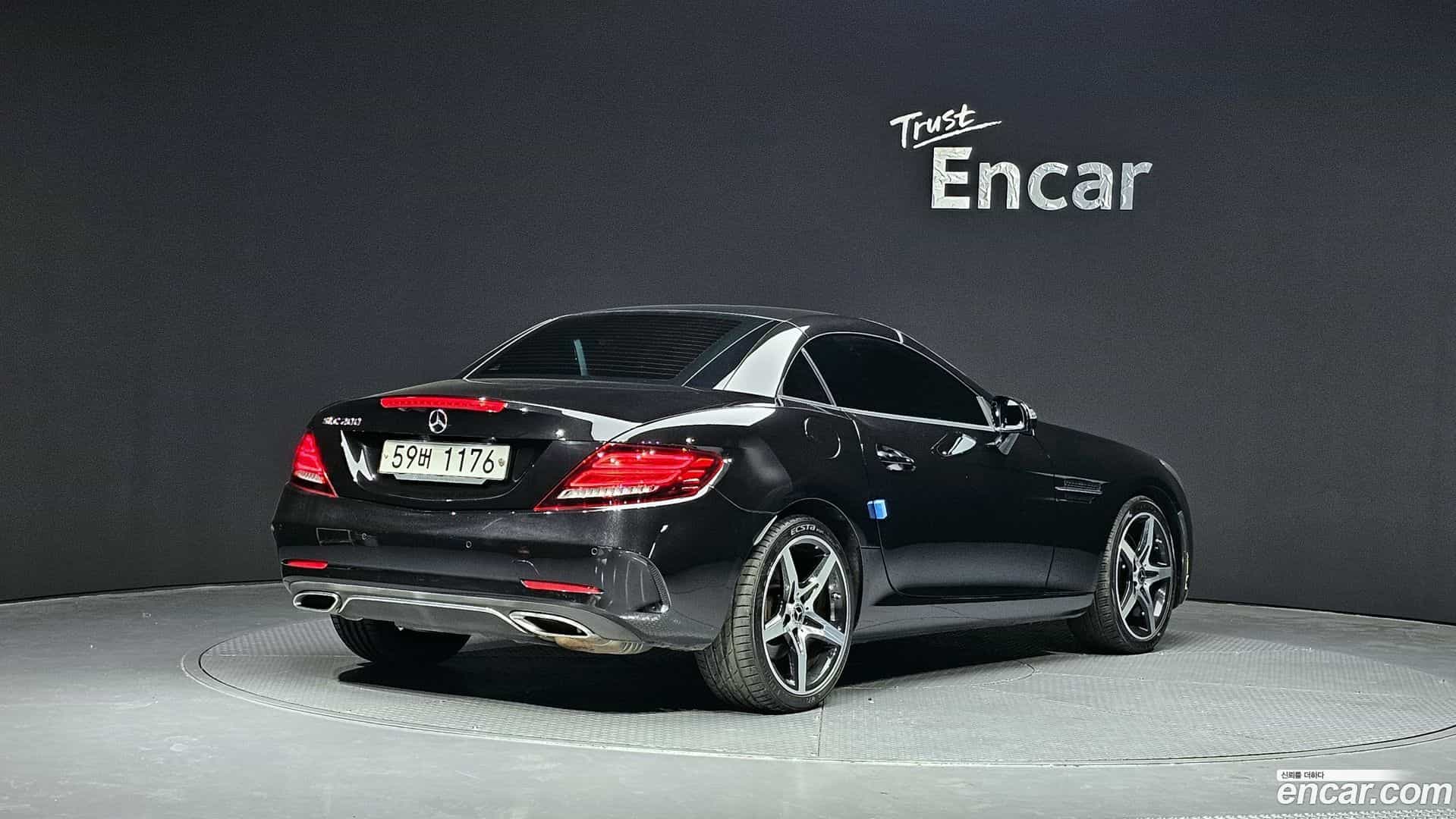 SLC-Class Mercedes-Benz 2018.1-OPTION-024