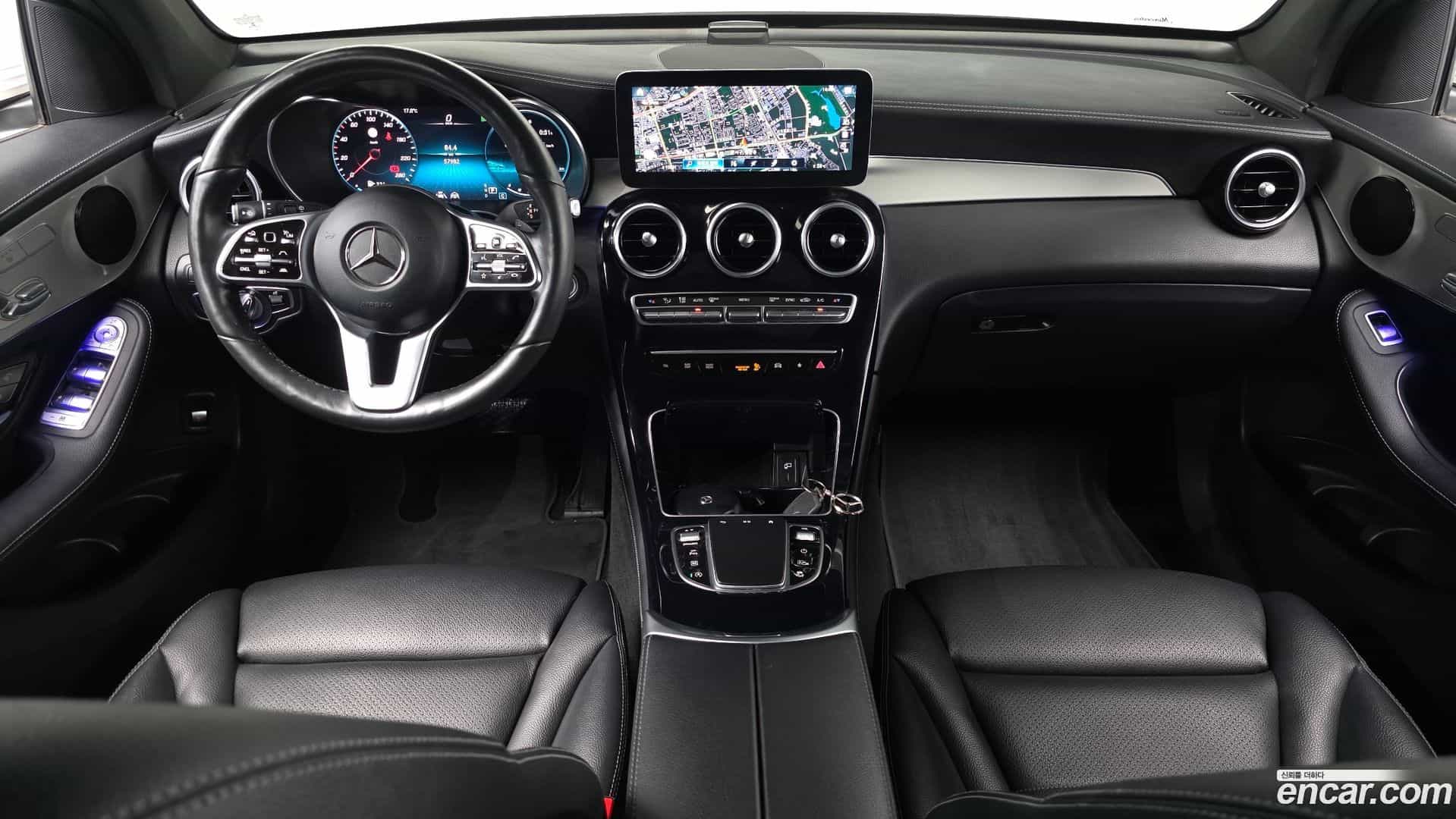 GLC-Class Mercedes-Benz 2021.2-INNER-007