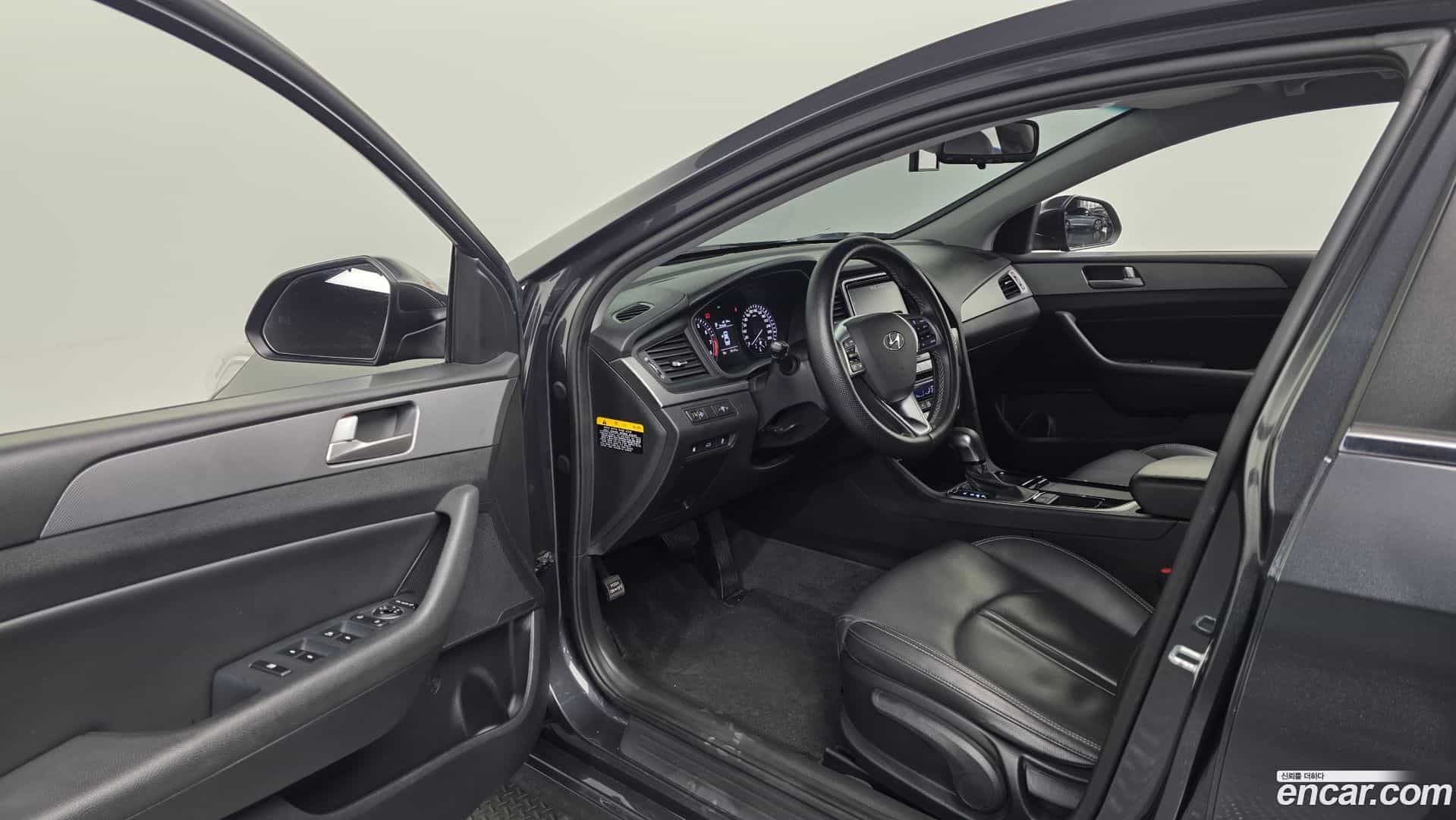 Sonata Hyundai 2018.9-INNER-010