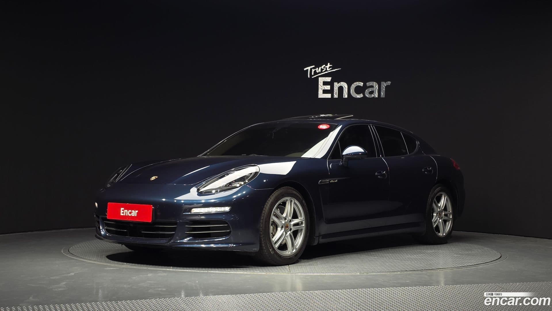 Main__Slider__Photo:Panamera Porsche 2013.11-0