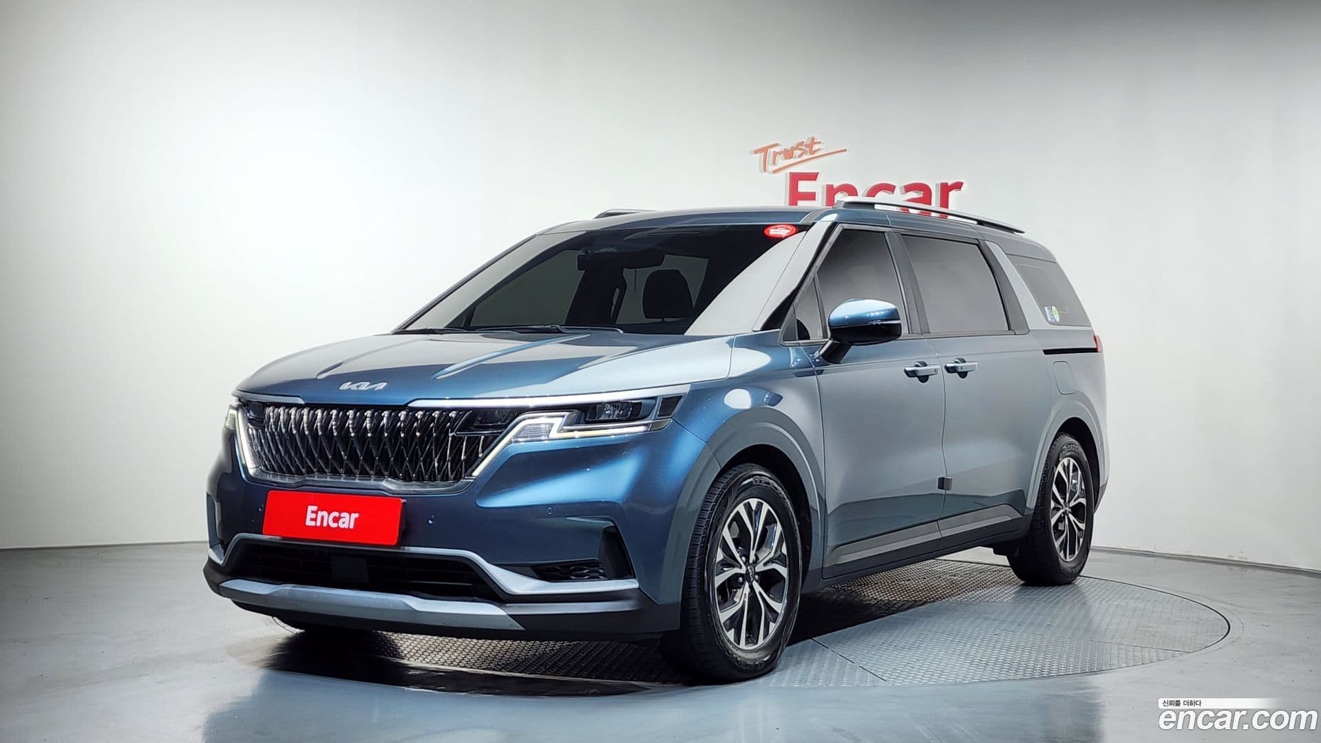 Main__Slider__Photo:Canival Kia 2021.11-0