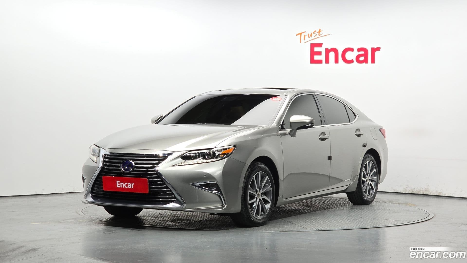 Main__Slider__Photo:ES Lexus 2016.5-0
