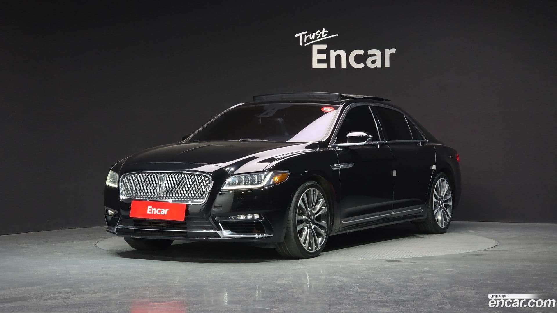 Main__Slider__Photo:Continental Lincoln 2017.11-0