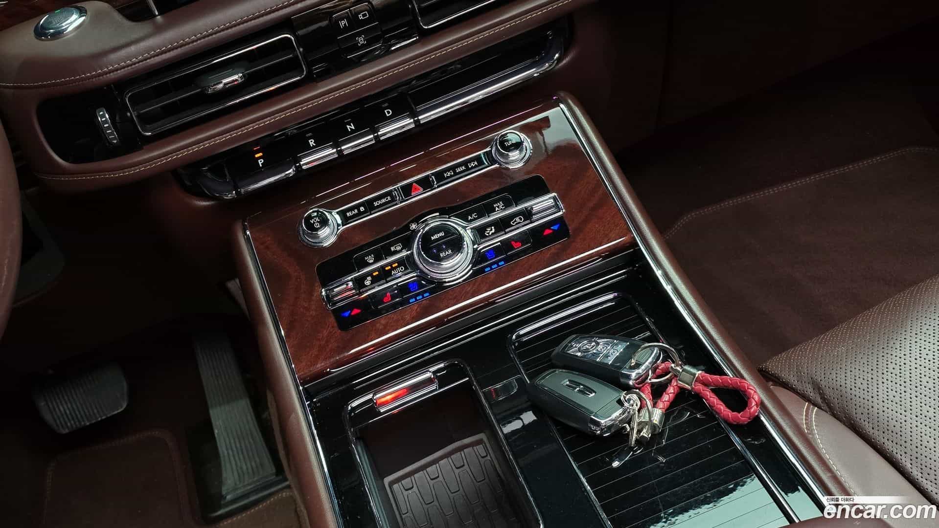 Aviator Lincoln 2022.10-INNER-009