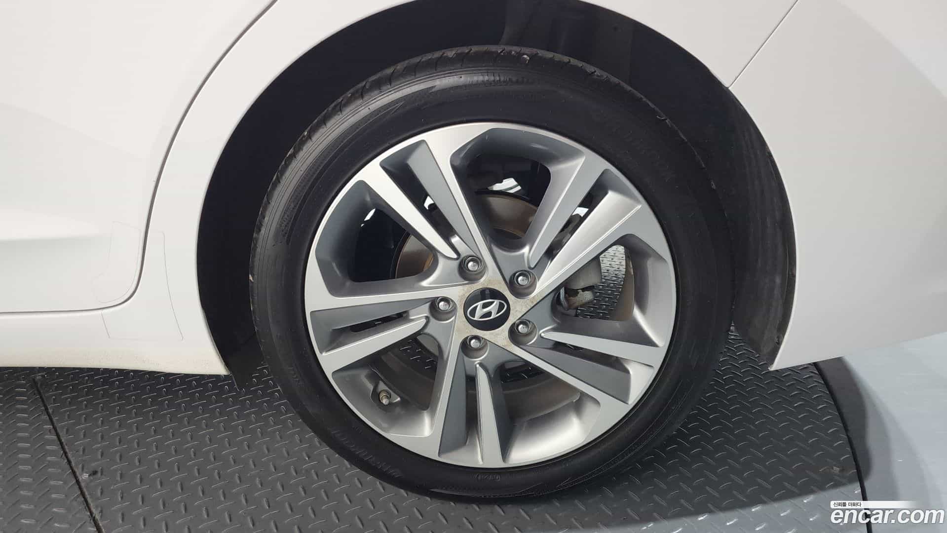 AVANTE Hyundai 2018.3-OUTER-005