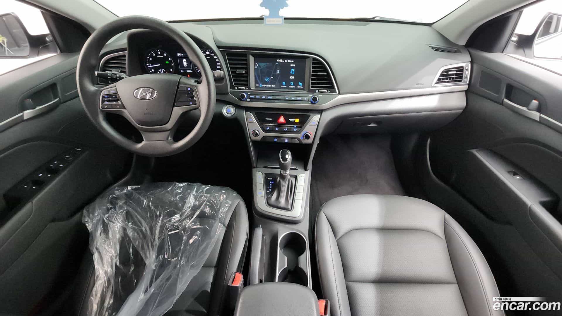 AVANTE Hyundai 2018.3-INNER-007