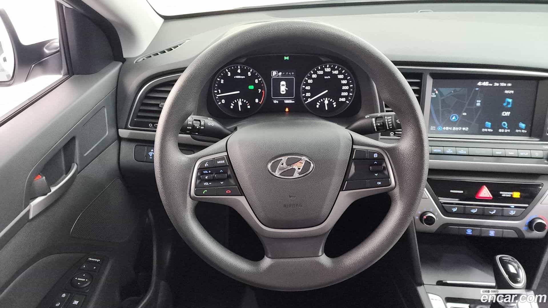AVANTE Hyundai 2018.3-OPTION-017