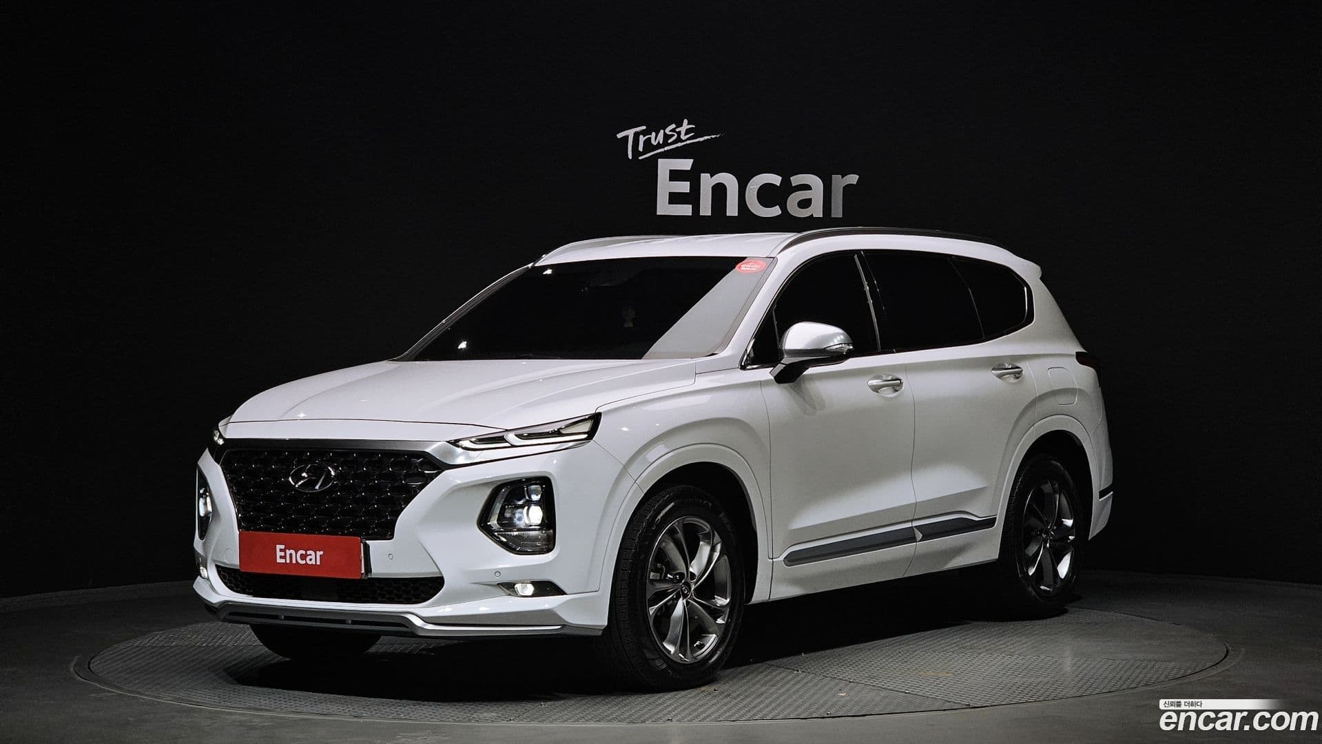 Main__Slider__Photo:Santafe Hyundai 2019.6-0