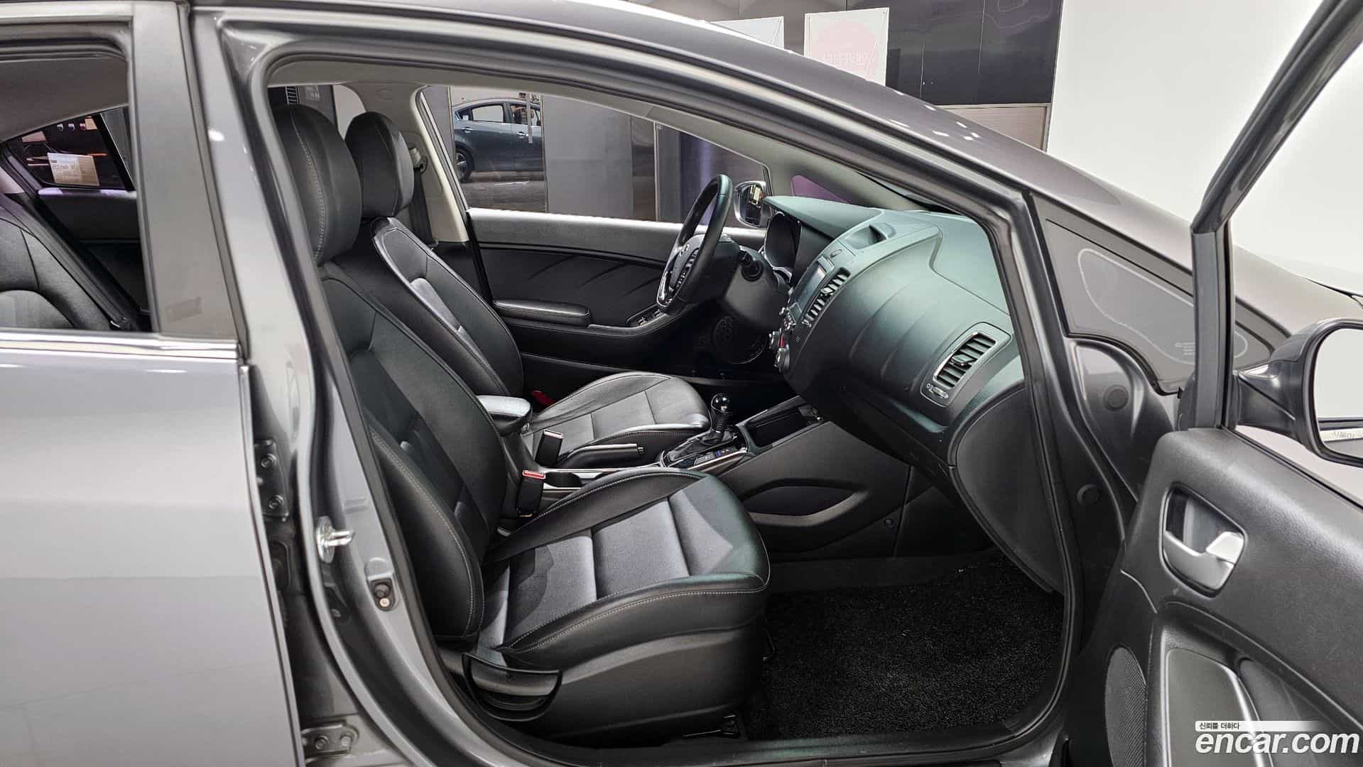 K3 Kia 2016.0-INNER-010