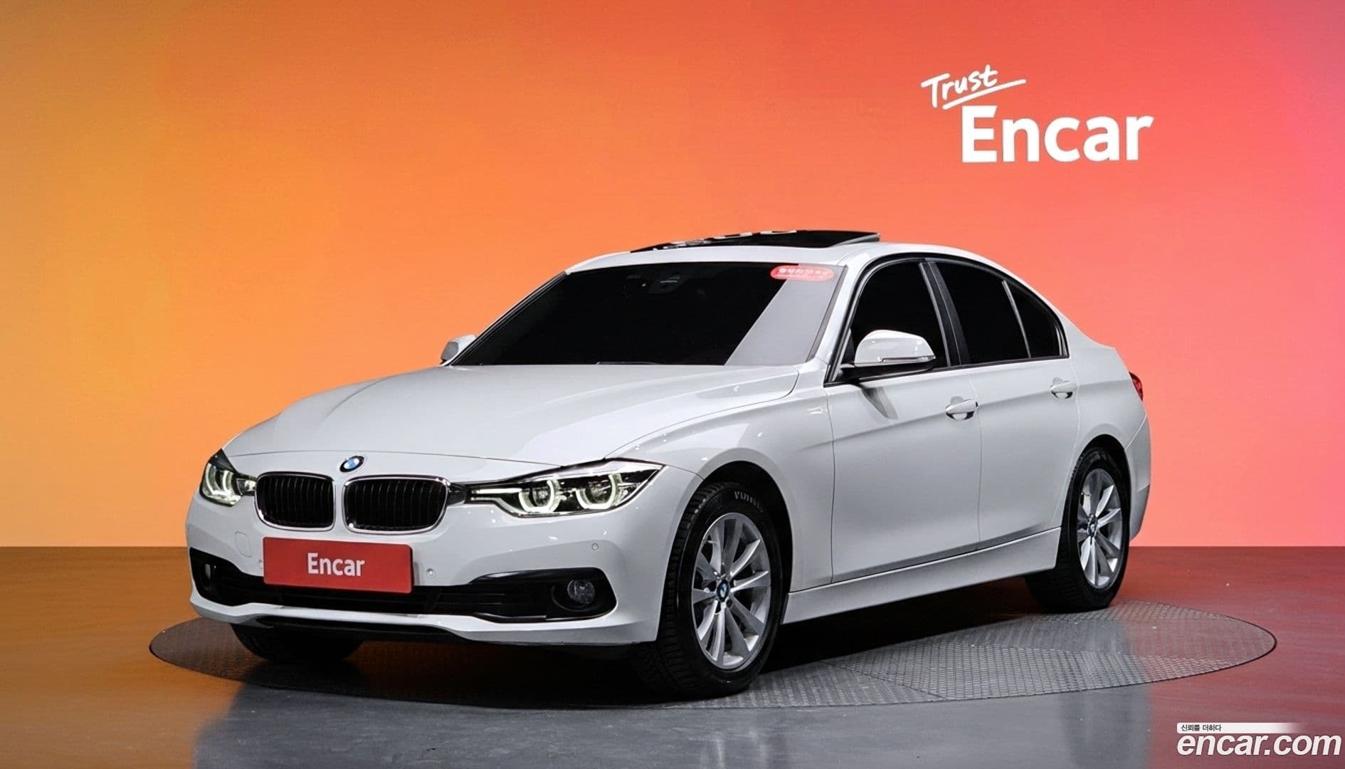 Main__Slider__Photo:3-Series BMW 2018.10-0