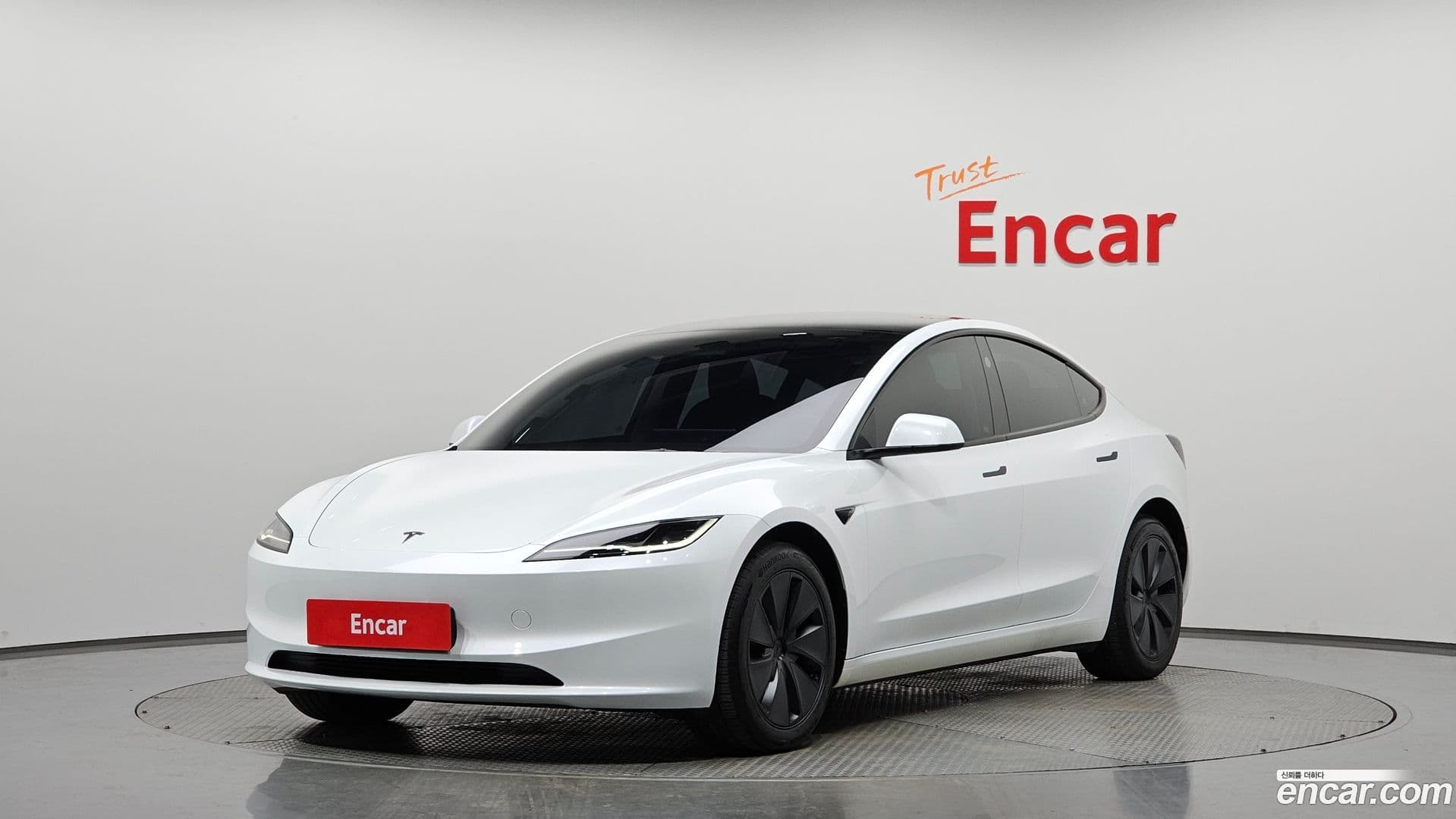 Main__Slider__Photo:Model 3 Tesla 2024.4-0