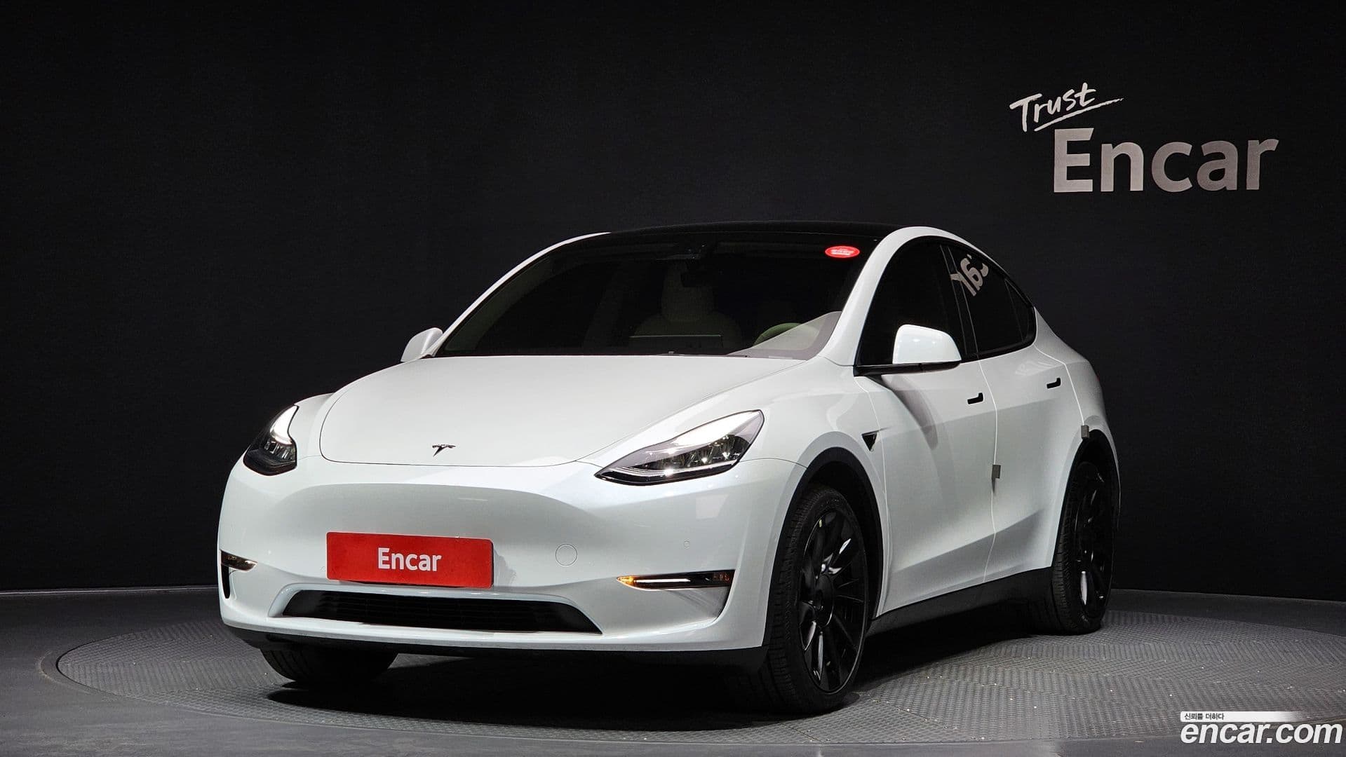 Main__Slider__Photo:Model Y Tesla 2022.4-0