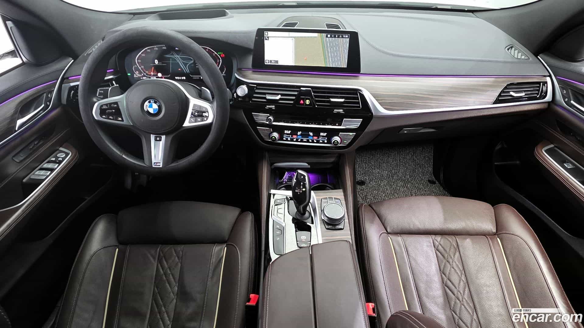 Gran Turismo BMW 2020.0-INNER-007