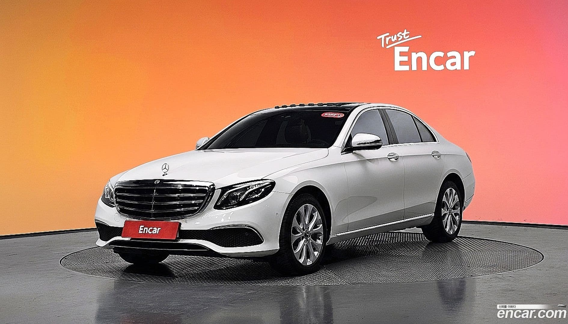 Main__Slider__Photo:E-Class Mercedes-Benz 2019.7-0