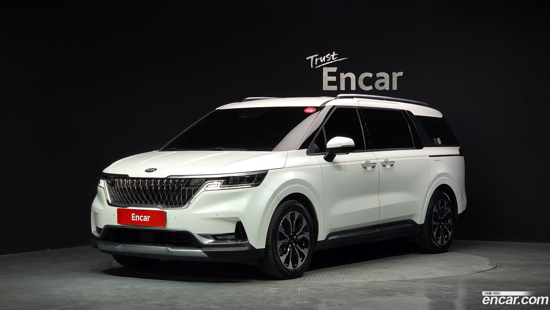 Main__Slider__Photo:Canival Kia 2021.1-0