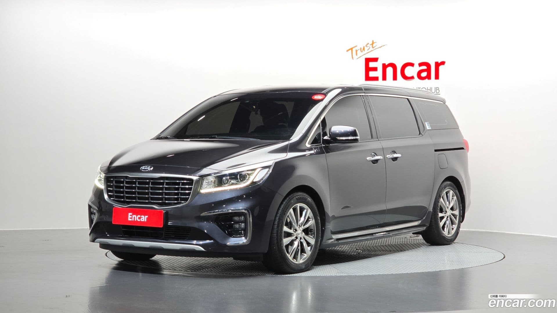 Main__Slider__Photo:Canival Kia 2019.9-0