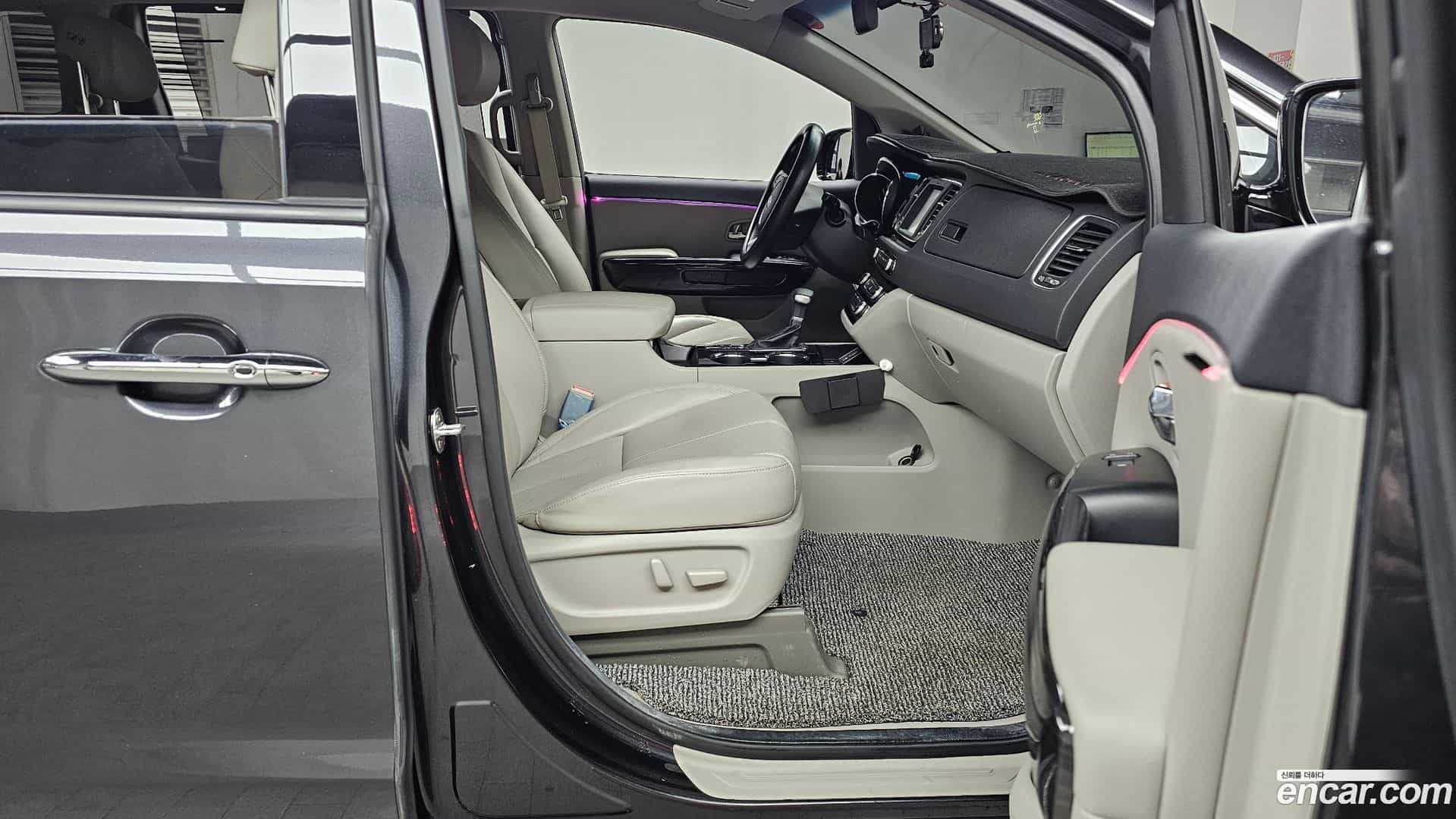 Canival Kia 2019.9-OPTION-015