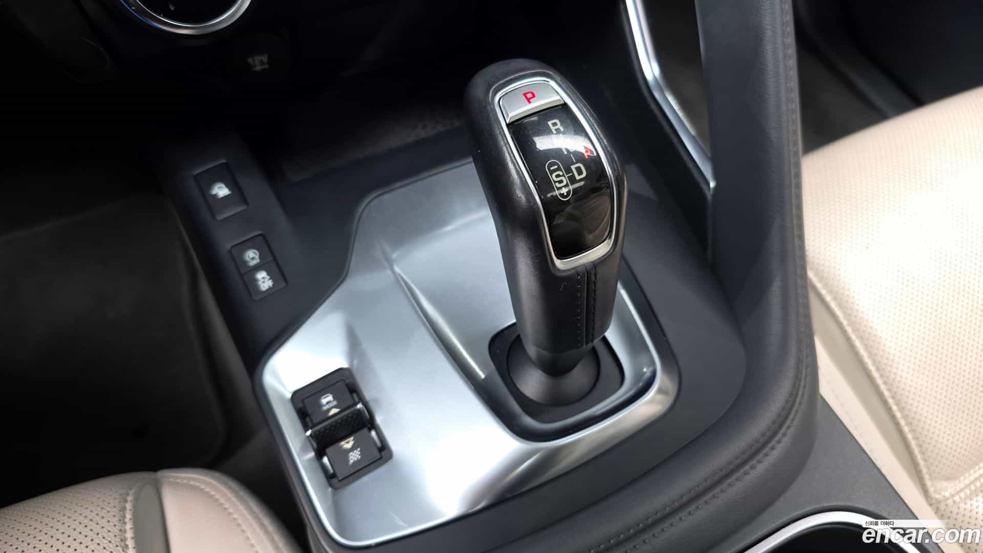 E-PACE Jaguar 2018.3-INNER-009