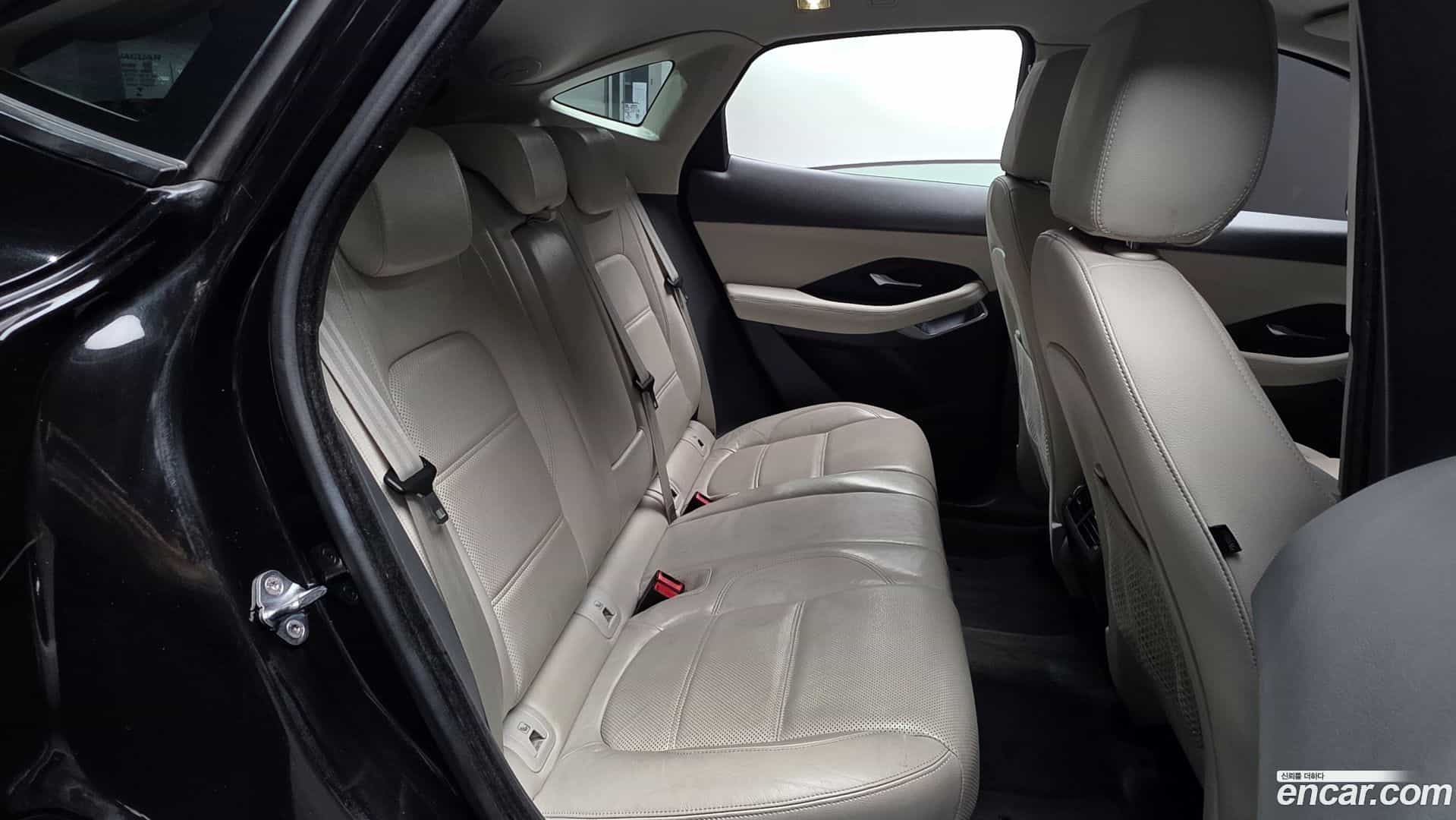 E-PACE Jaguar 2018.3-OPTION-016