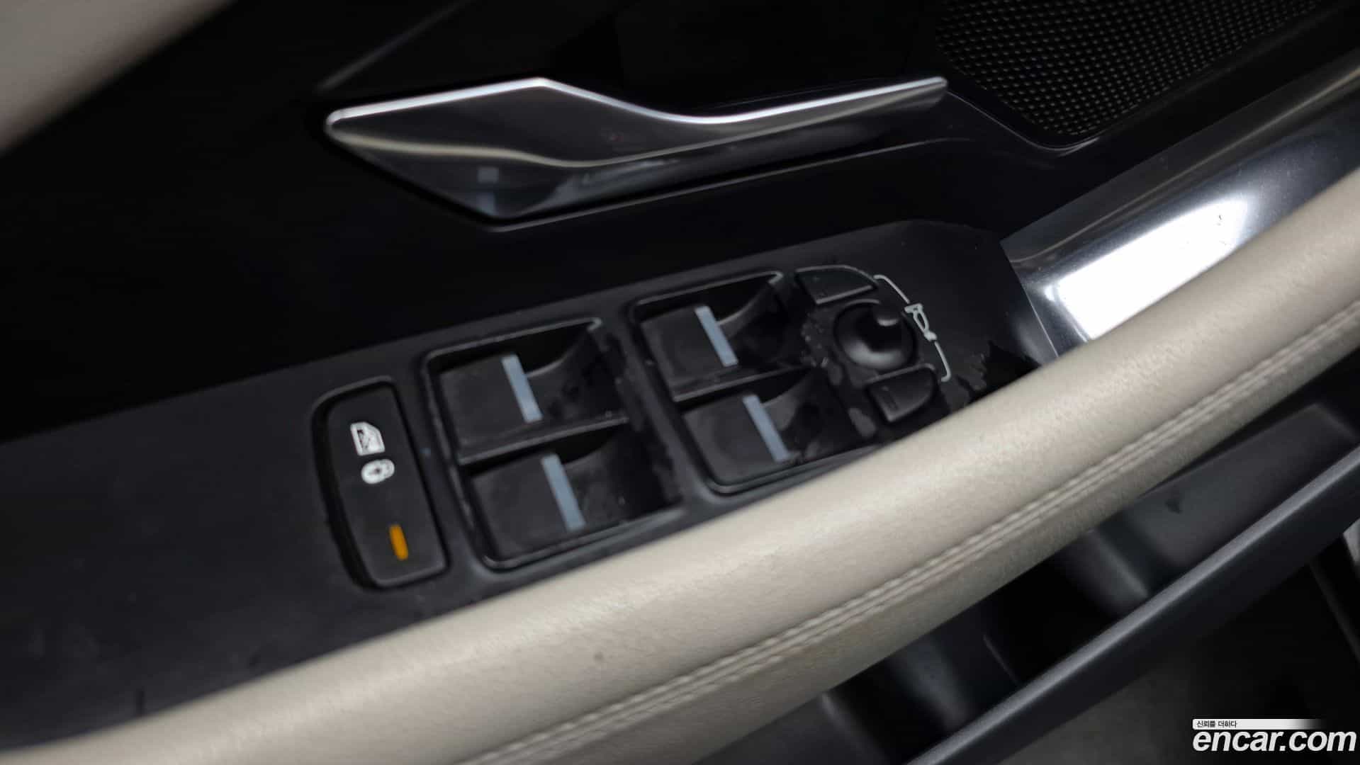 E-PACE Jaguar 2018.3-OPTION-022