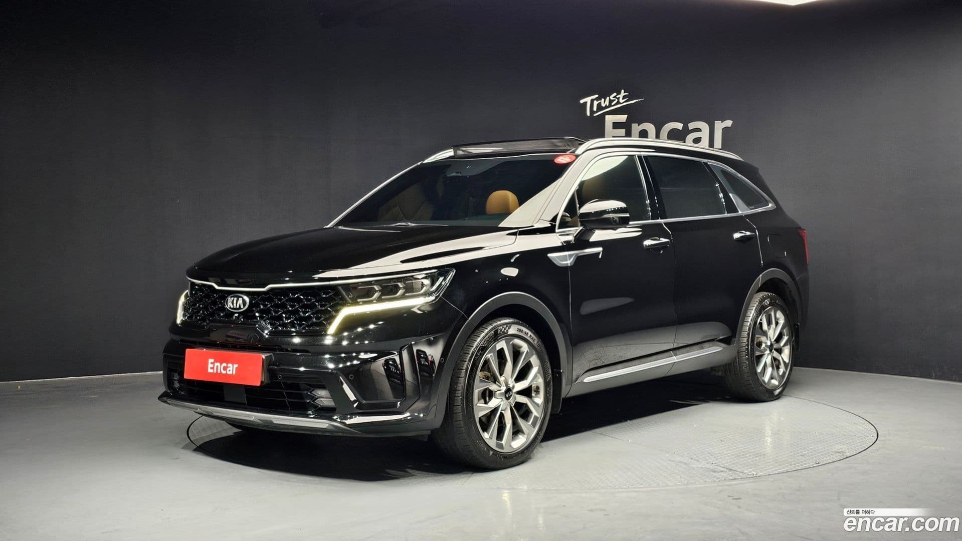 Main__Slider__Photo:Sorento Kia 2020.3-0