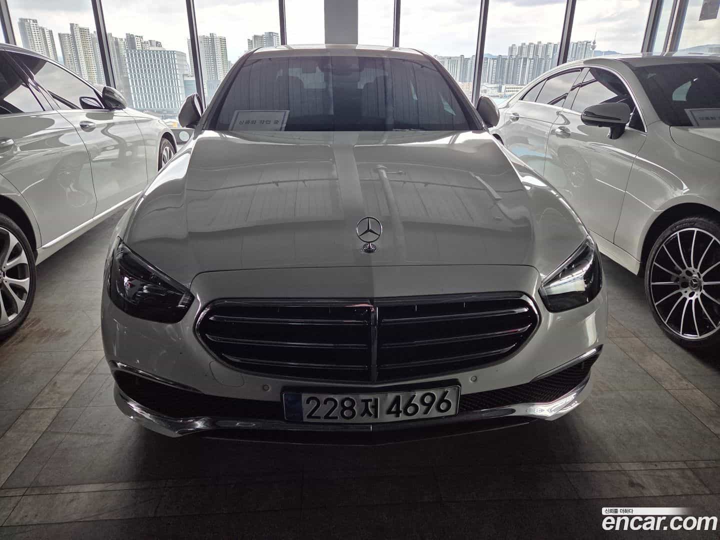 E-Class Mercedes-Benz 2023.9-OUTER-001