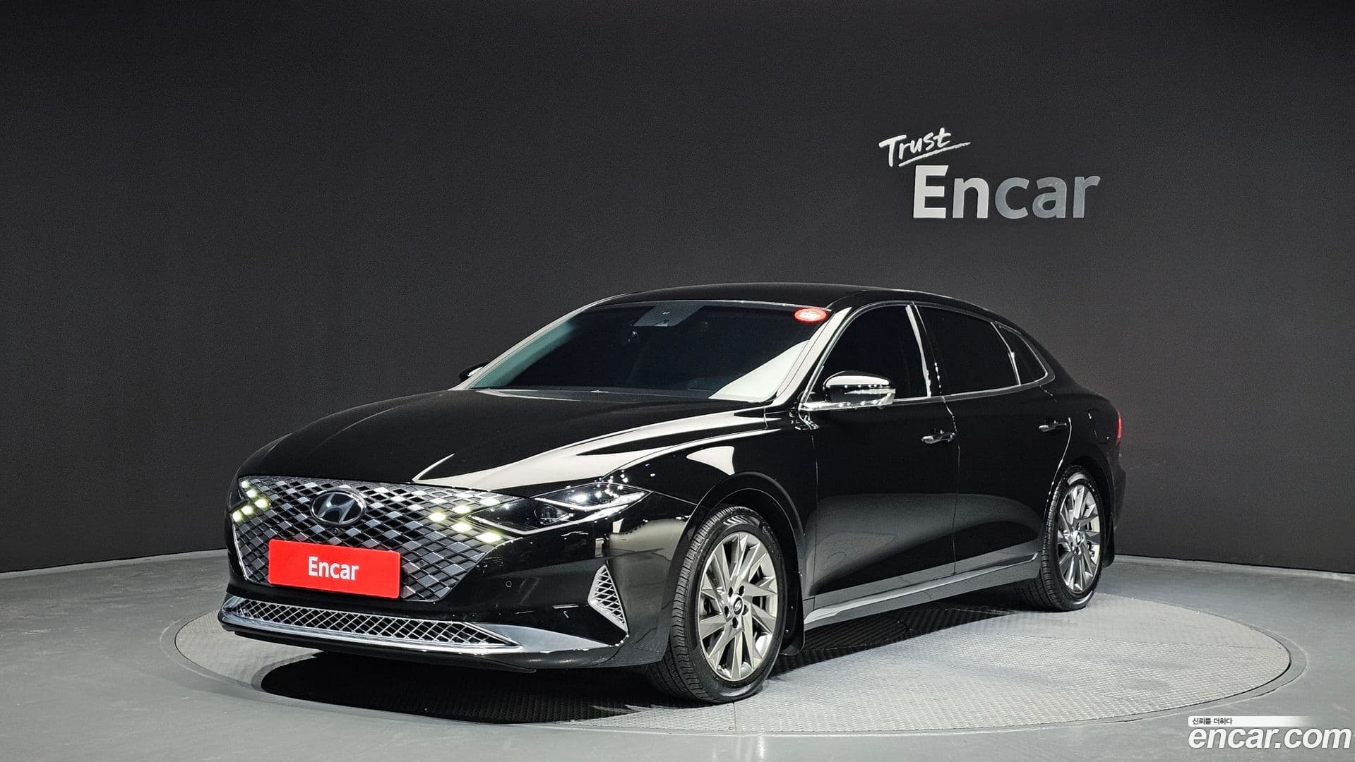 Main__Slider__Photo:Grandeur Hyundai 2021.1-0