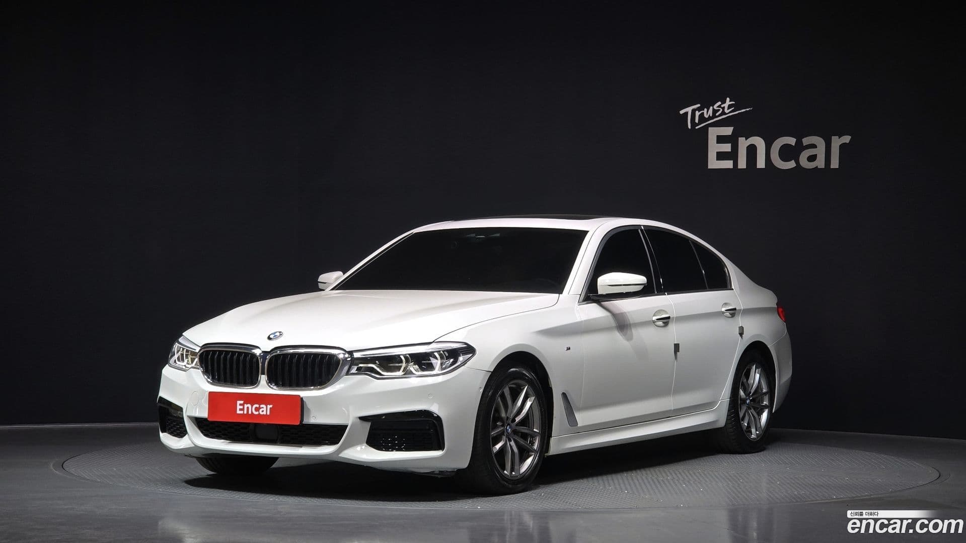 Main__Slider__Photo:5-Series BMW 2017.11-0