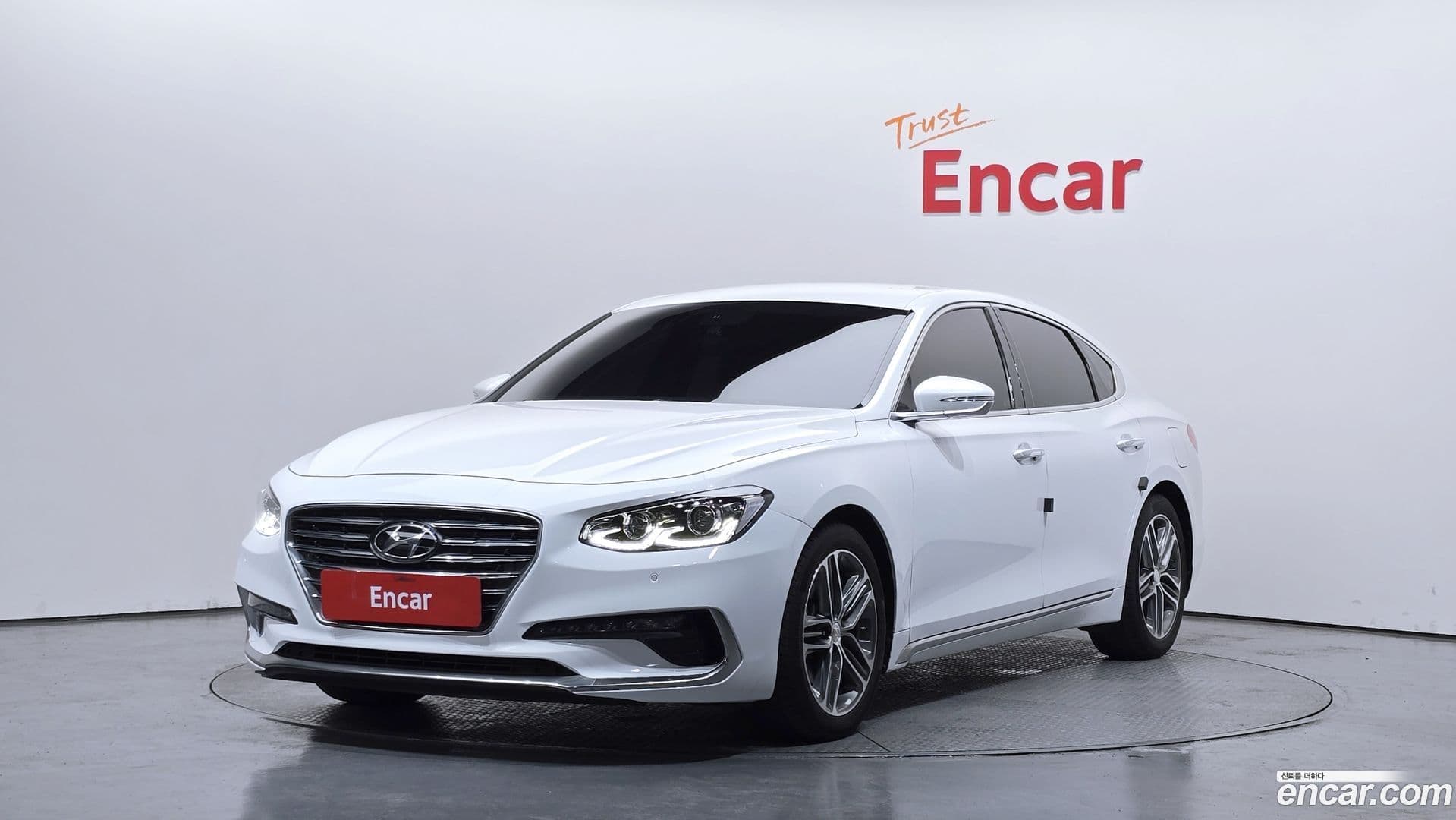 Main__Slider__Photo:Grandeur Hyundai 2016.11-0
