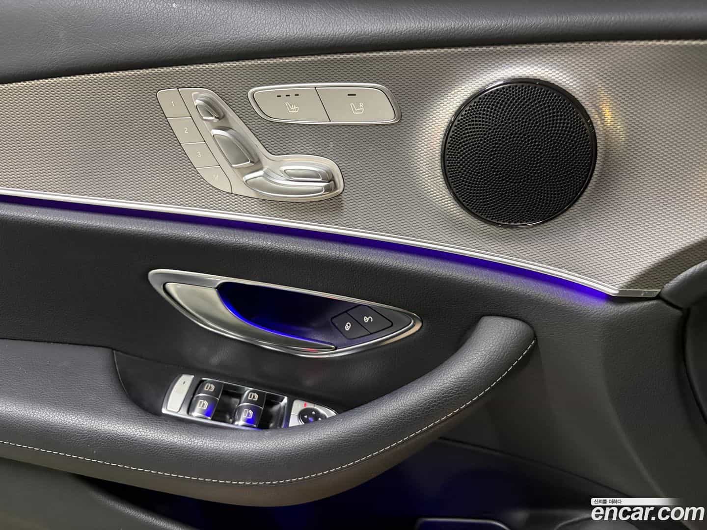 E-Class Mercedes-Benz 2019.3-OPTION-023