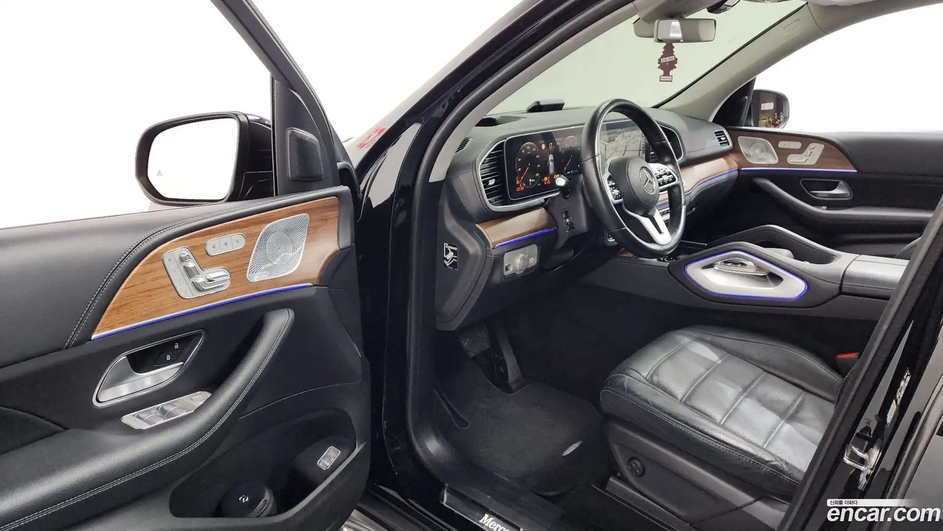 GLE-Class Mercedes-Benz 2020.8-INNER-010
