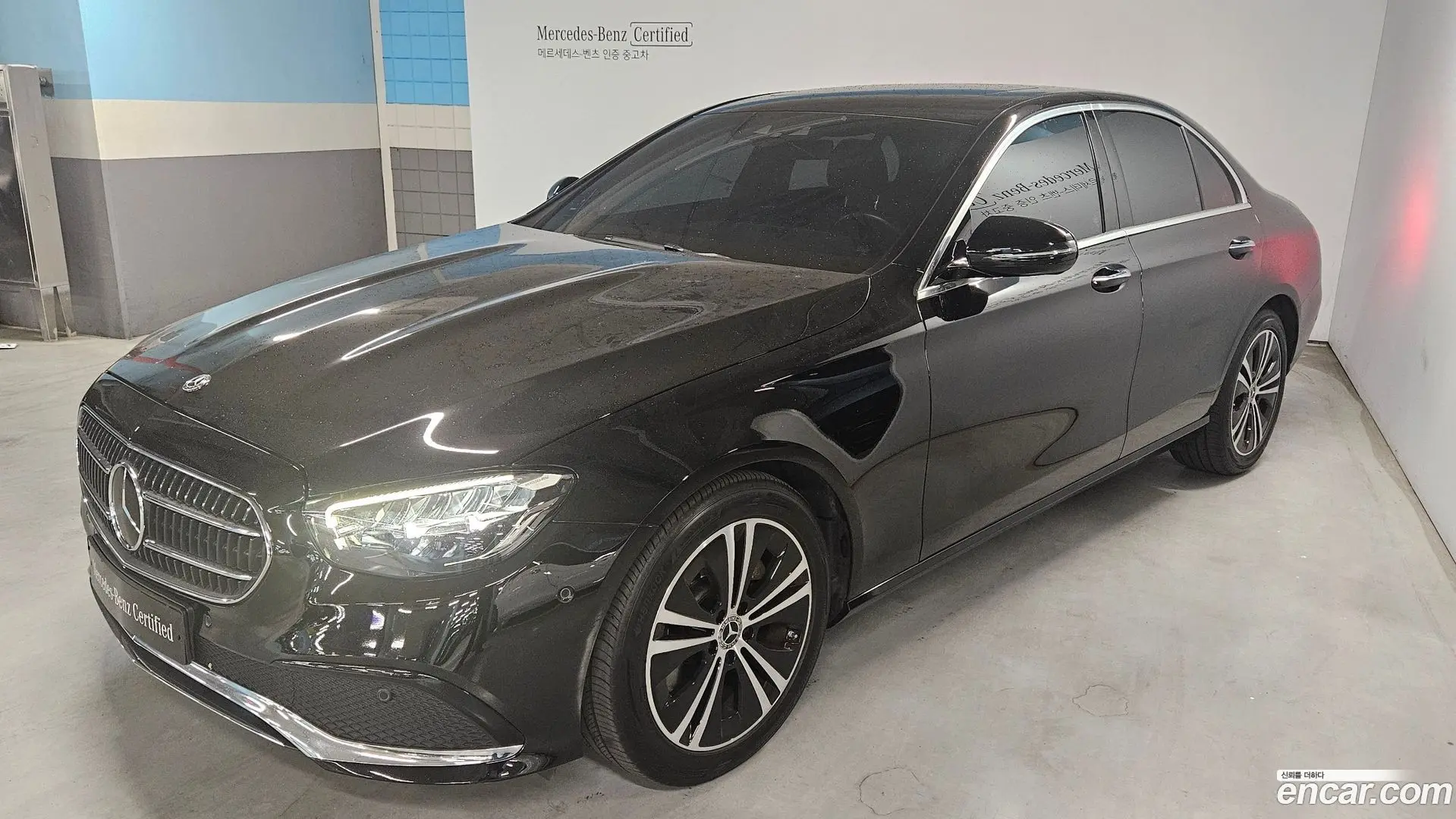 Main__Slider__Photo:E-Class Mercedes-Benz 2020.11-0