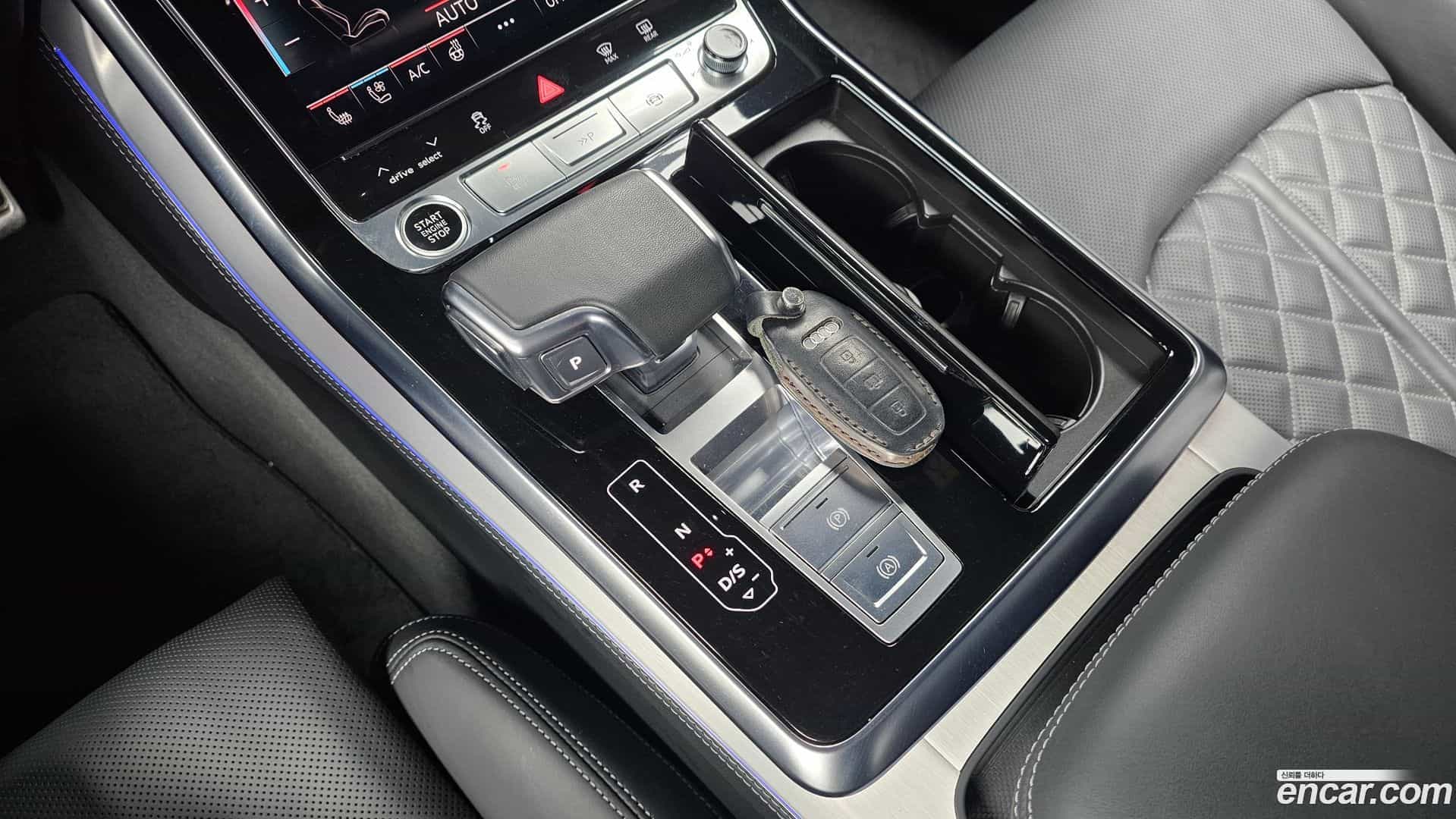 Q8 Audi 2023.11-INNER-009