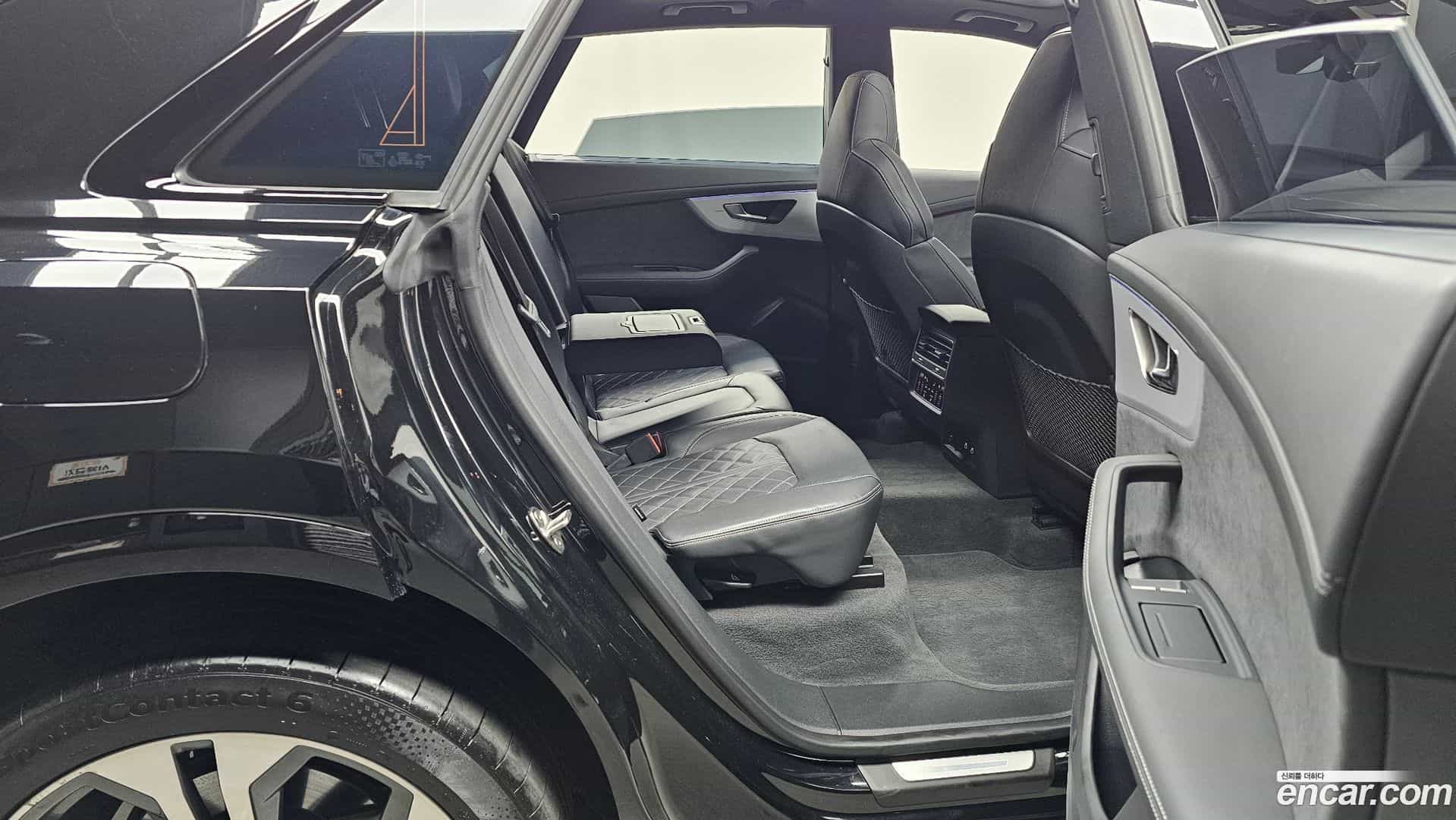Q8 Audi 2023.11-OPTION-016