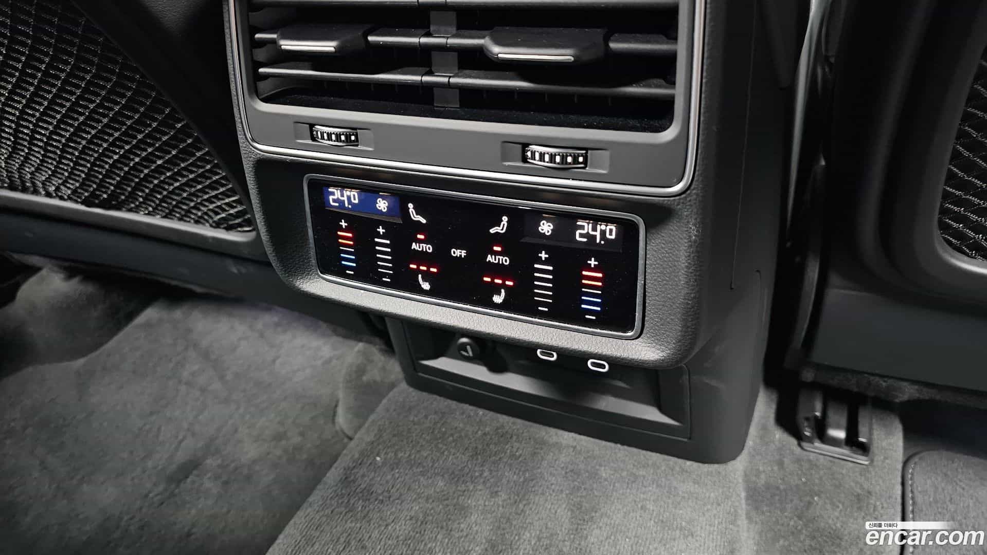 Q8 Audi 2023.11-OPTION-022