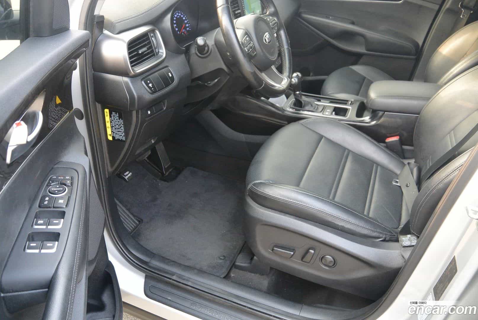 Sorento Kia 2015.4-INNER-010