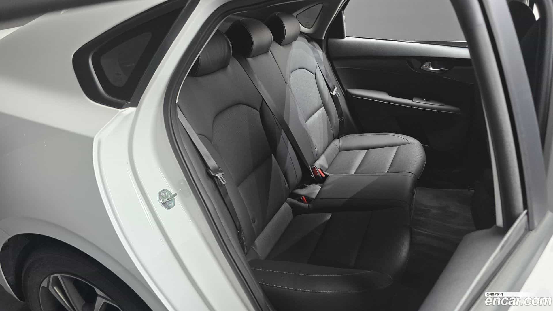 K3 Kia 2023.2-OPTION-016